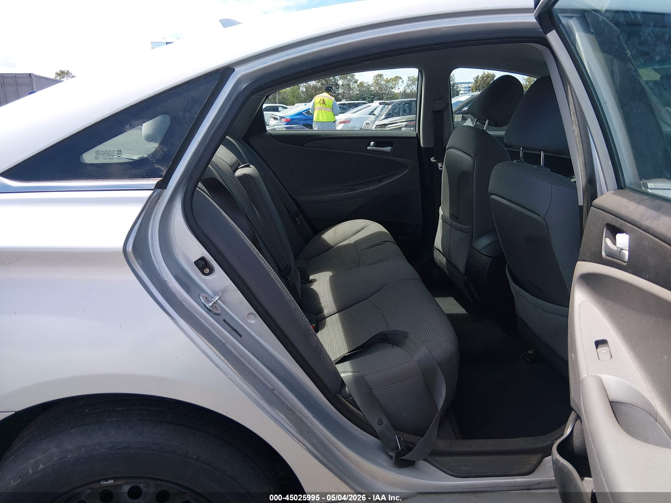 HYUNDAI SONATA image 8