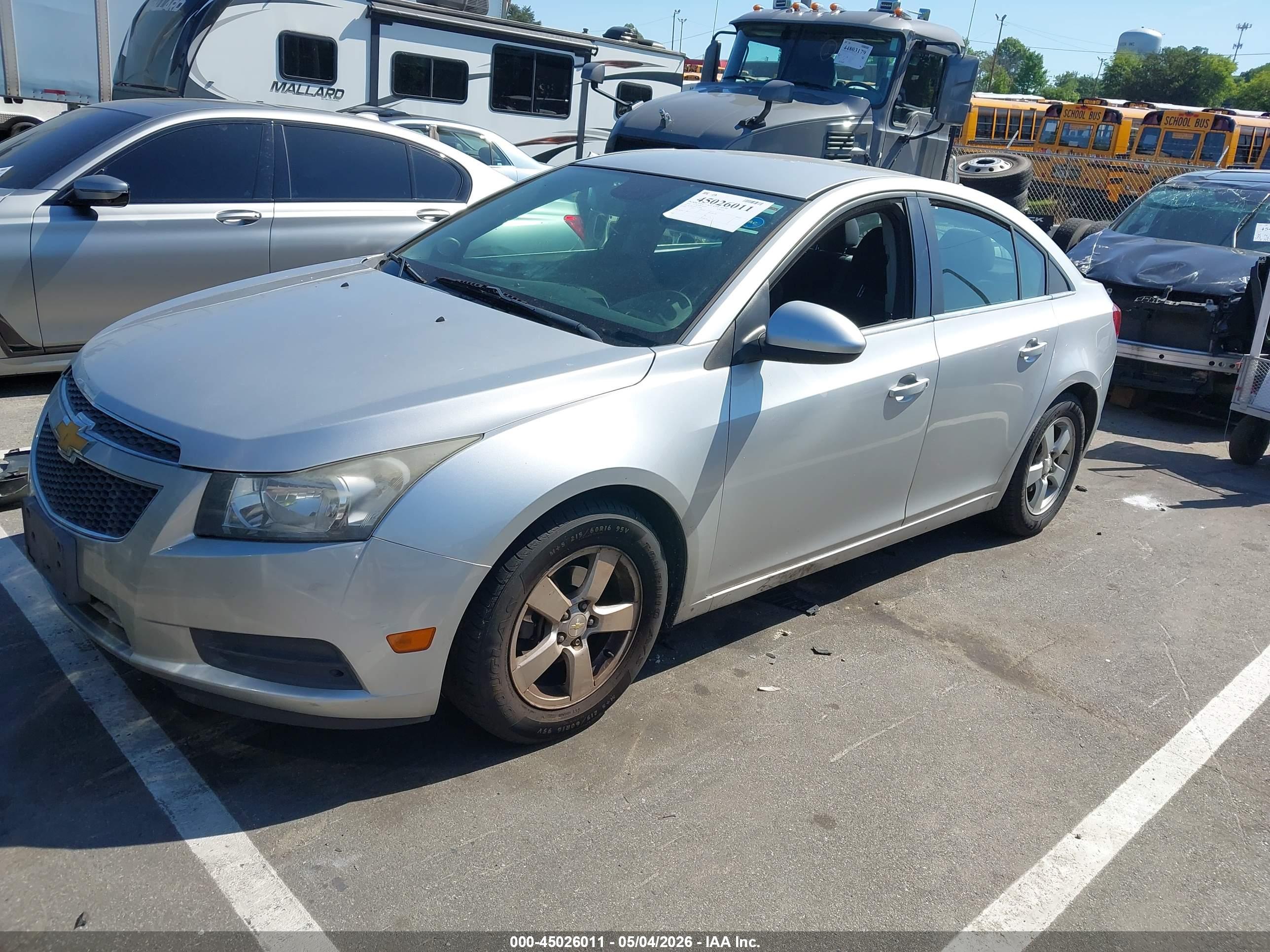 CHEVROLET CRUZE image 2