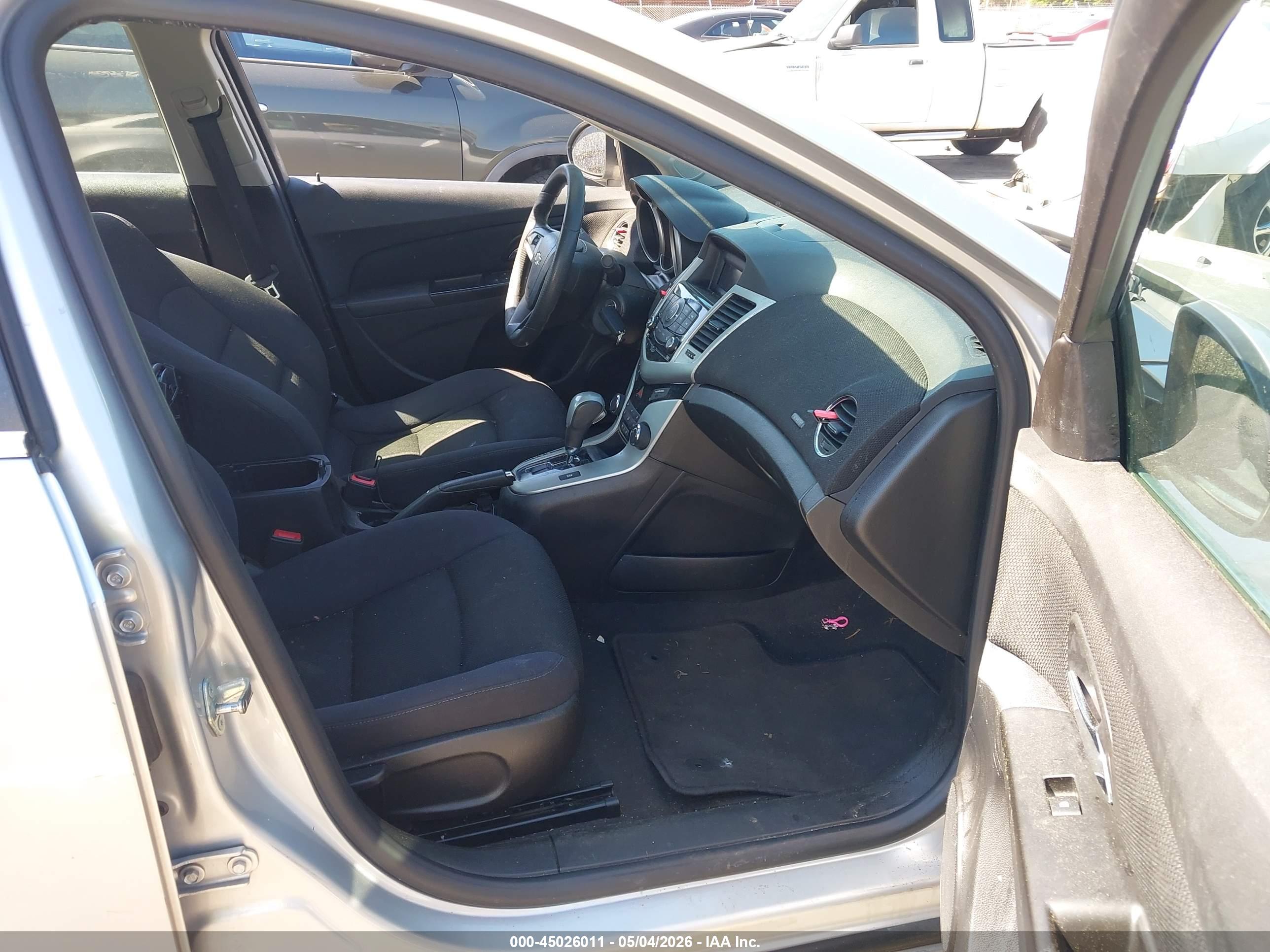 CHEVROLET CRUZE image 5
