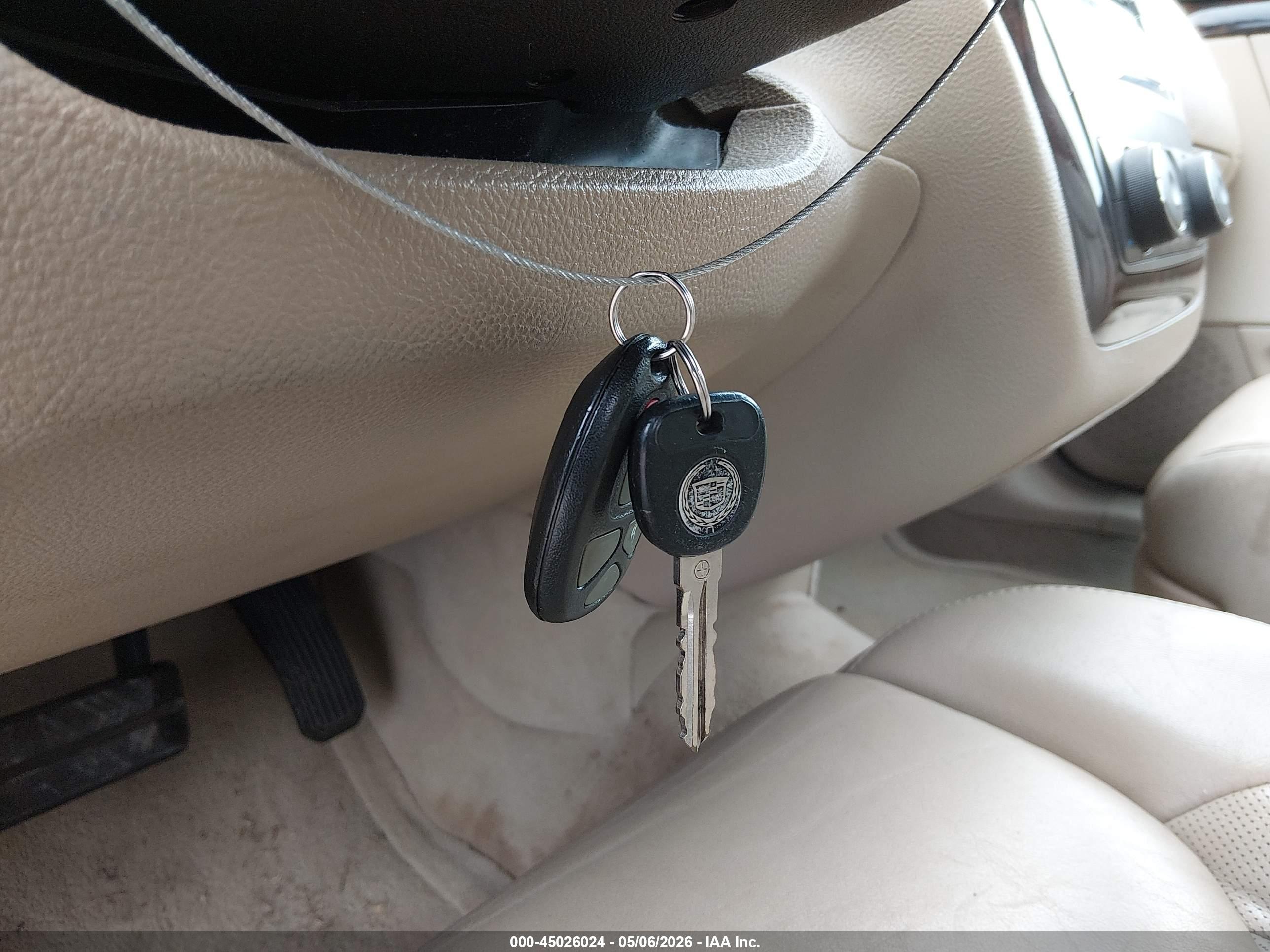 CADILLAC DTS image 11