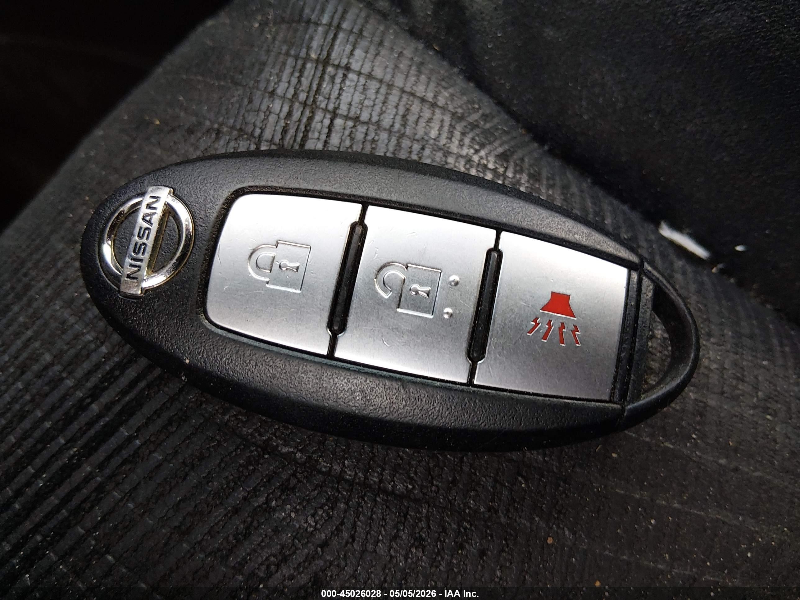 NISSAN ROGUE image 11