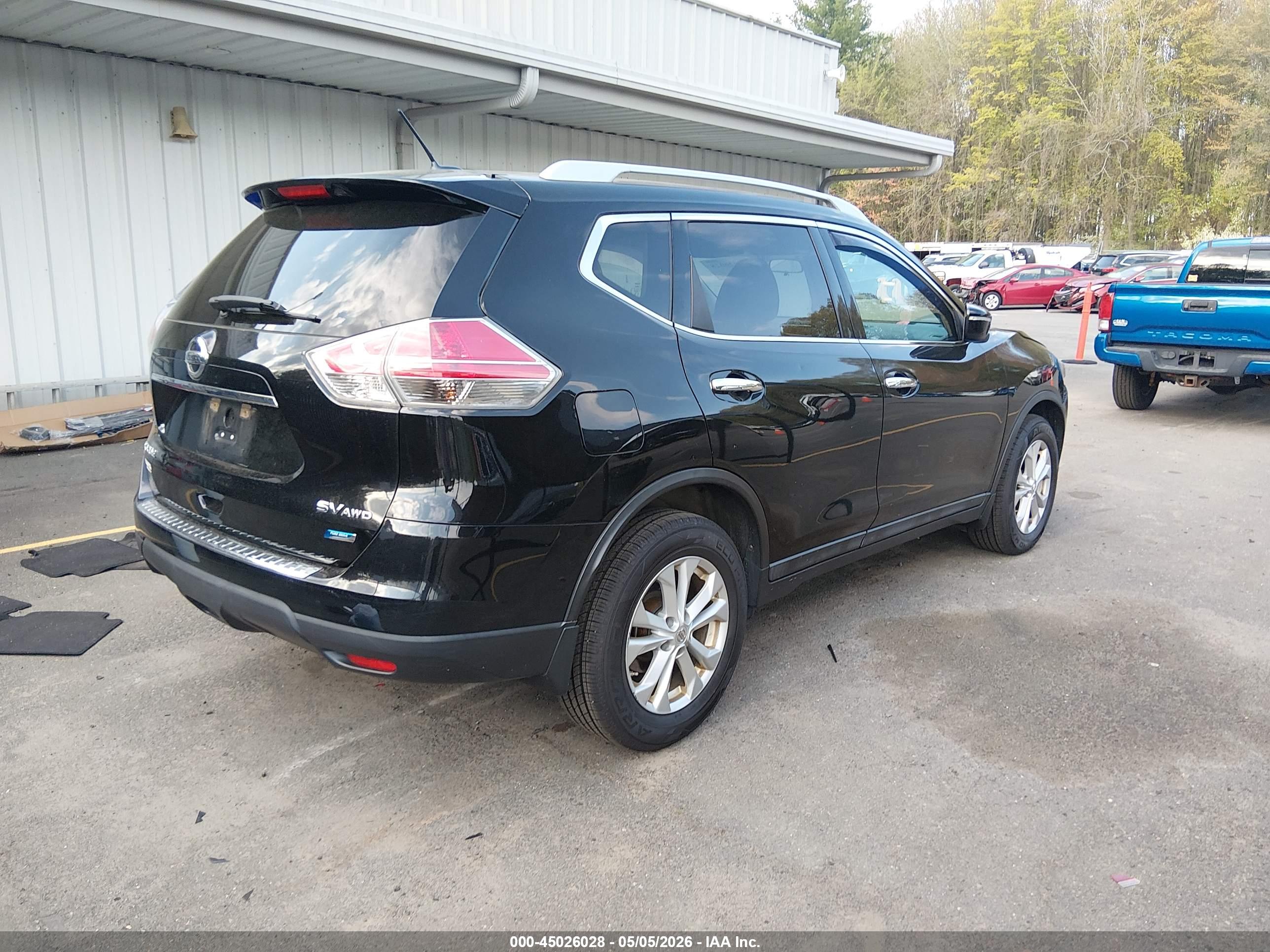 NISSAN ROGUE image 4