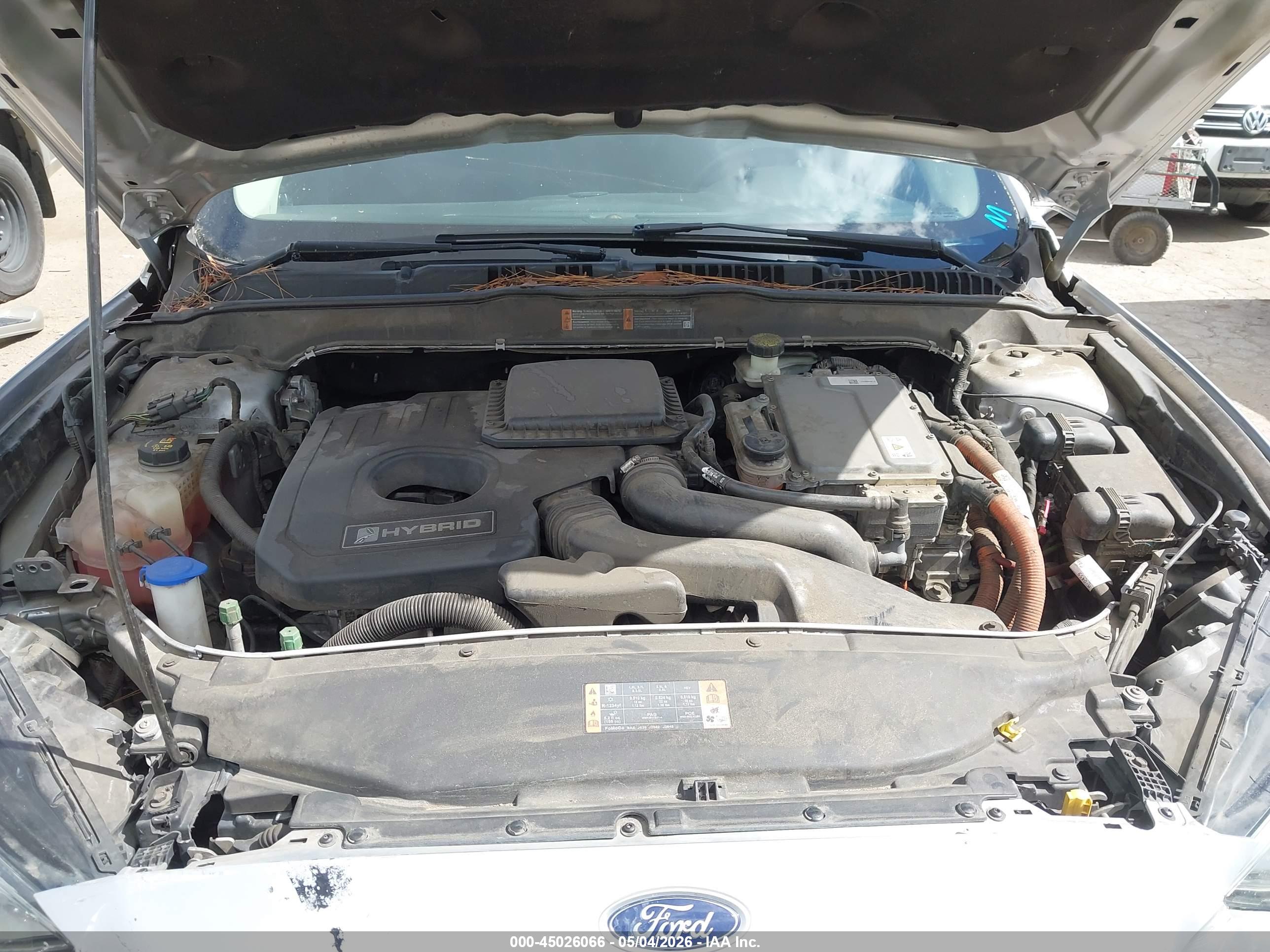 FORD FUSION image 10