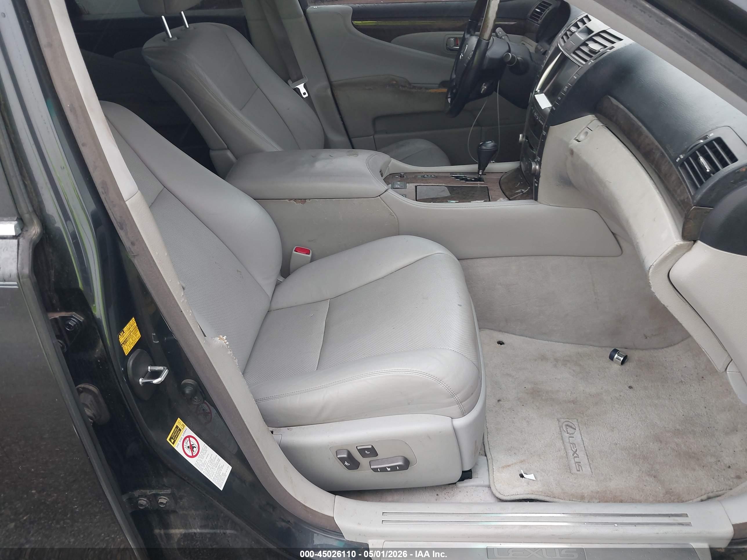 LEXUS LS image 5