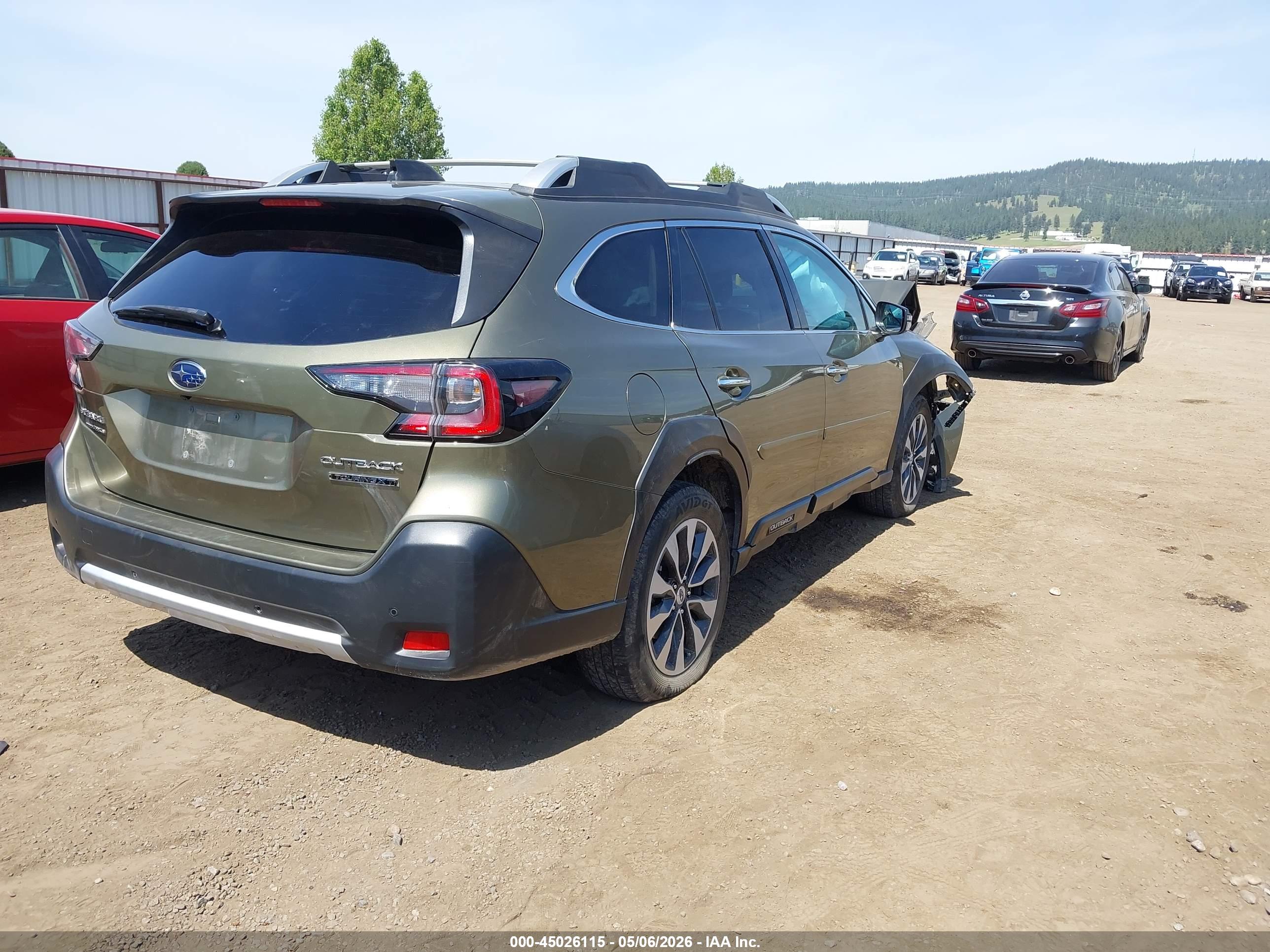 SUBARU OUTBACK image 4