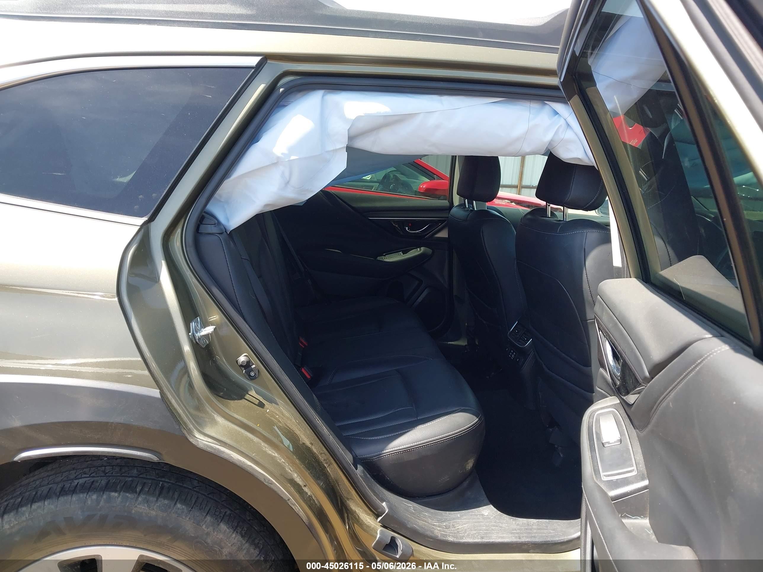 SUBARU OUTBACK image 8