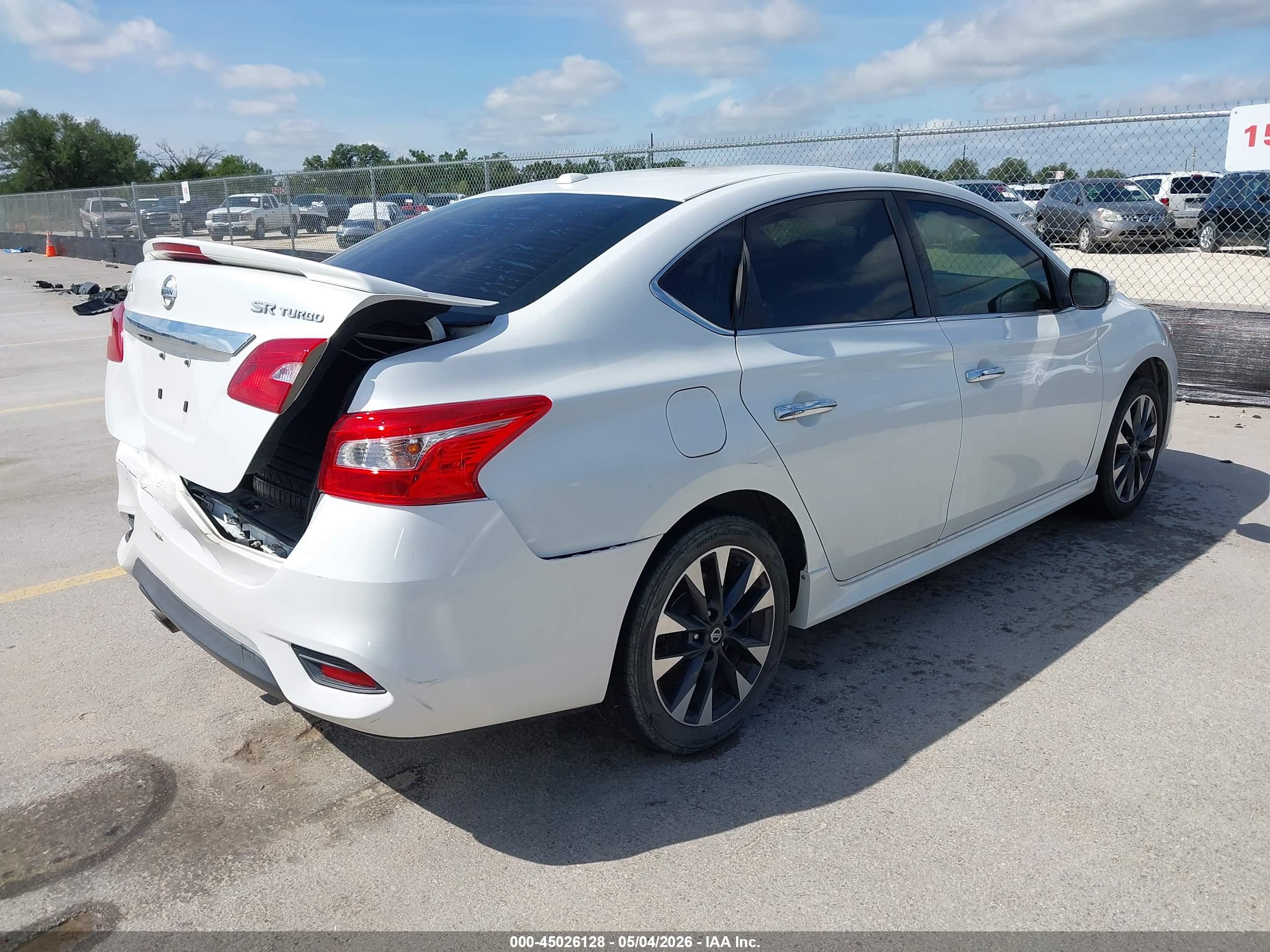 NISSAN SENTRA image 4