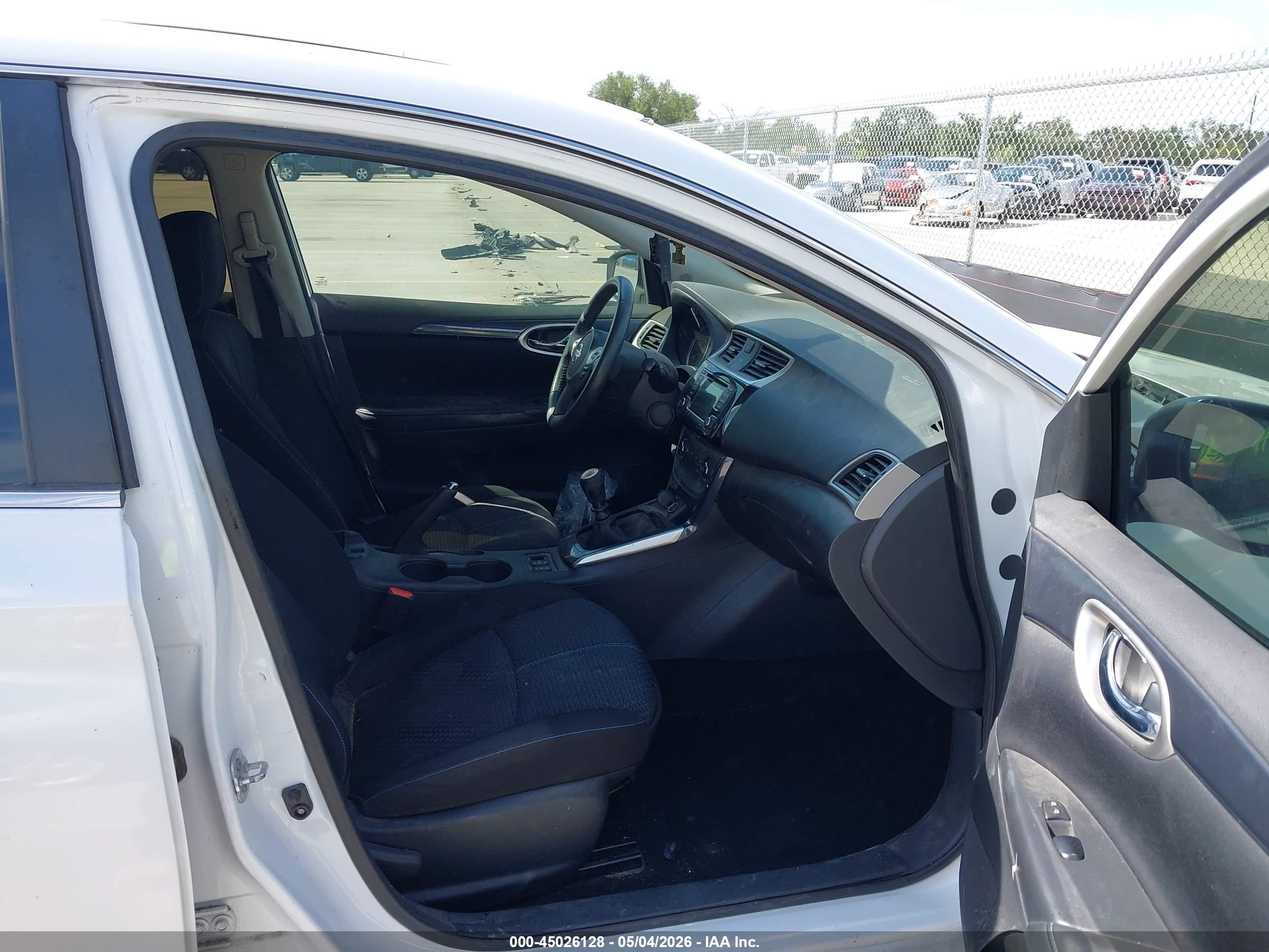 NISSAN SENTRA image 5
