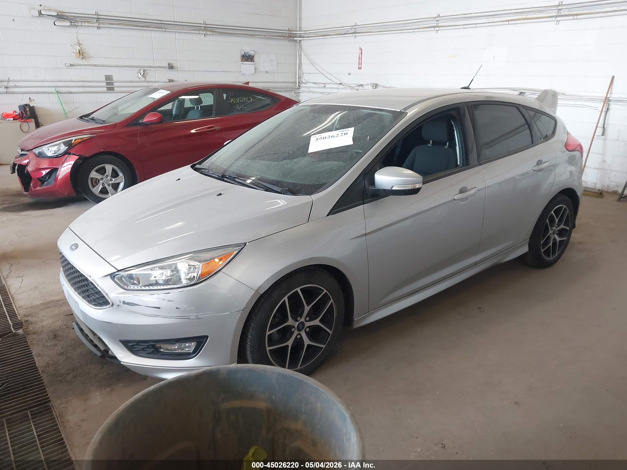FORD FOCUS image 2