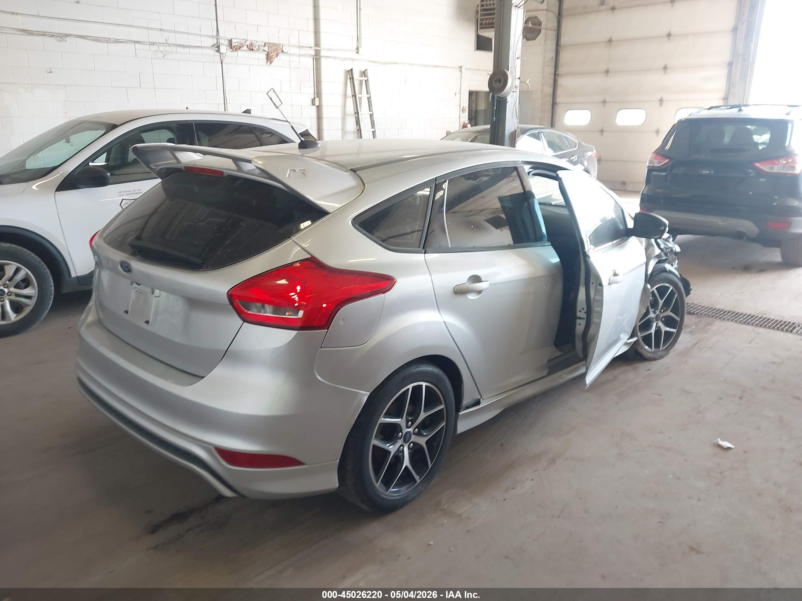 FORD FOCUS image 4