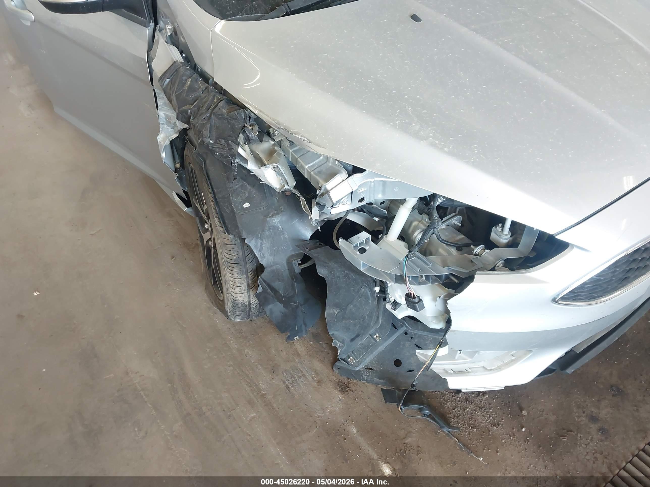 FORD FOCUS image 6