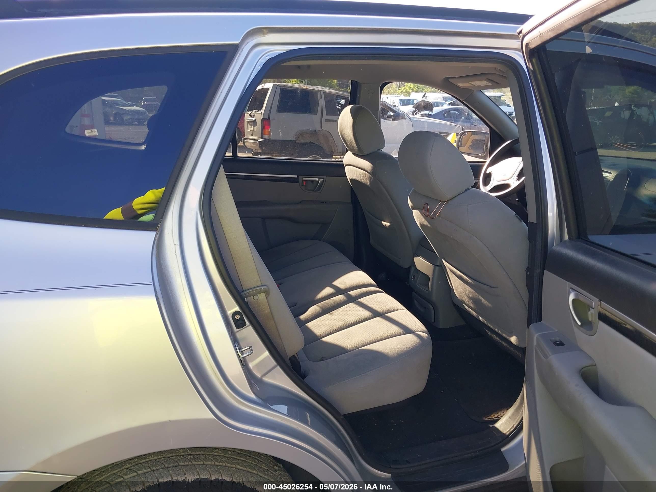 HYUNDAI SANTA image 8