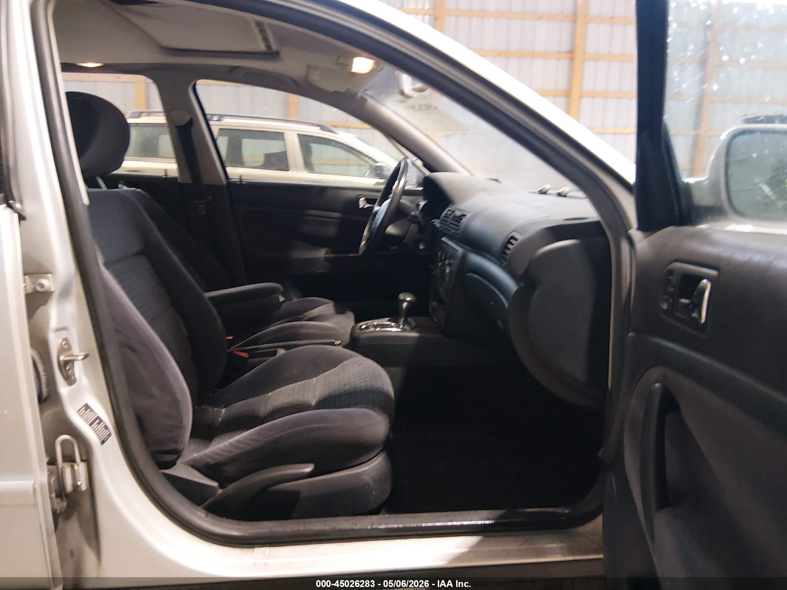 VOLKSWAGEN PASSAT image 5