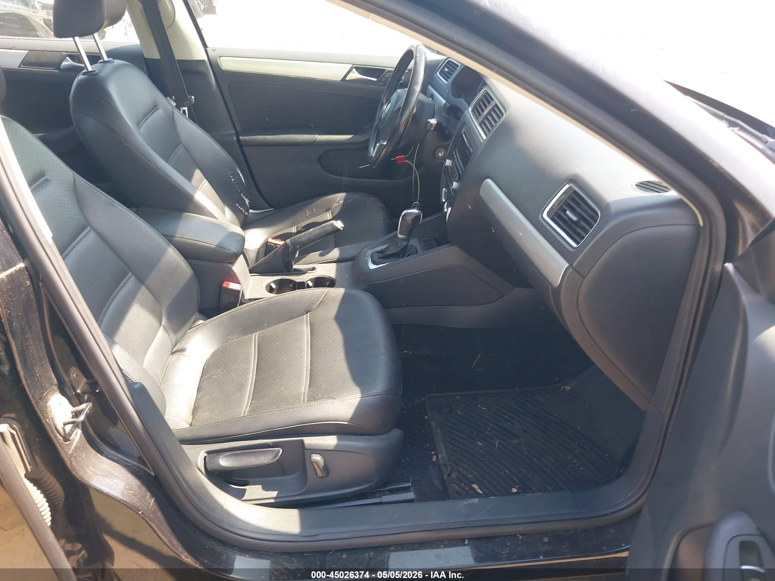 VOLKSWAGEN JETTA image 5