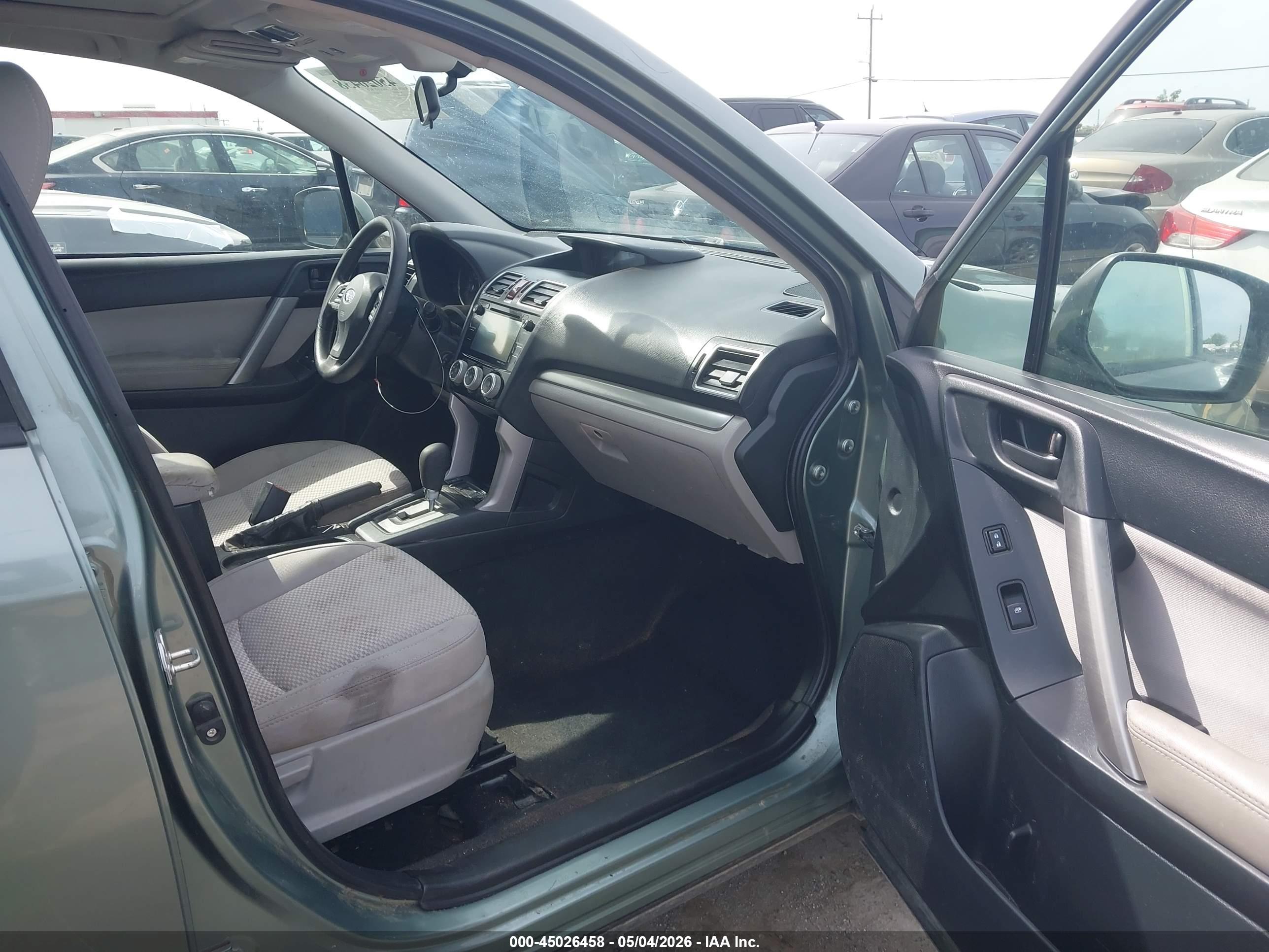 SUBARU FORESTER image 5