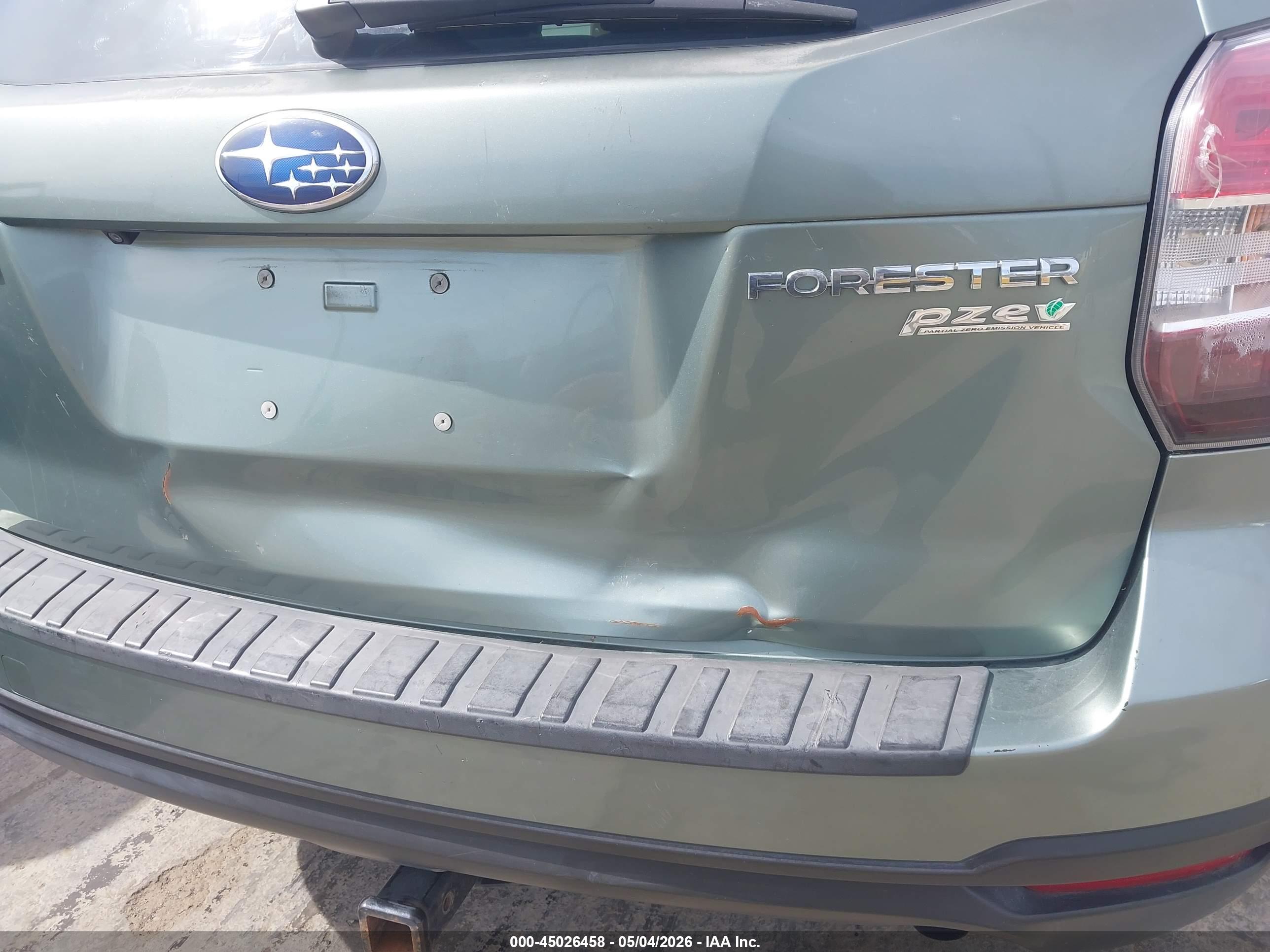 SUBARU FORESTER image 6