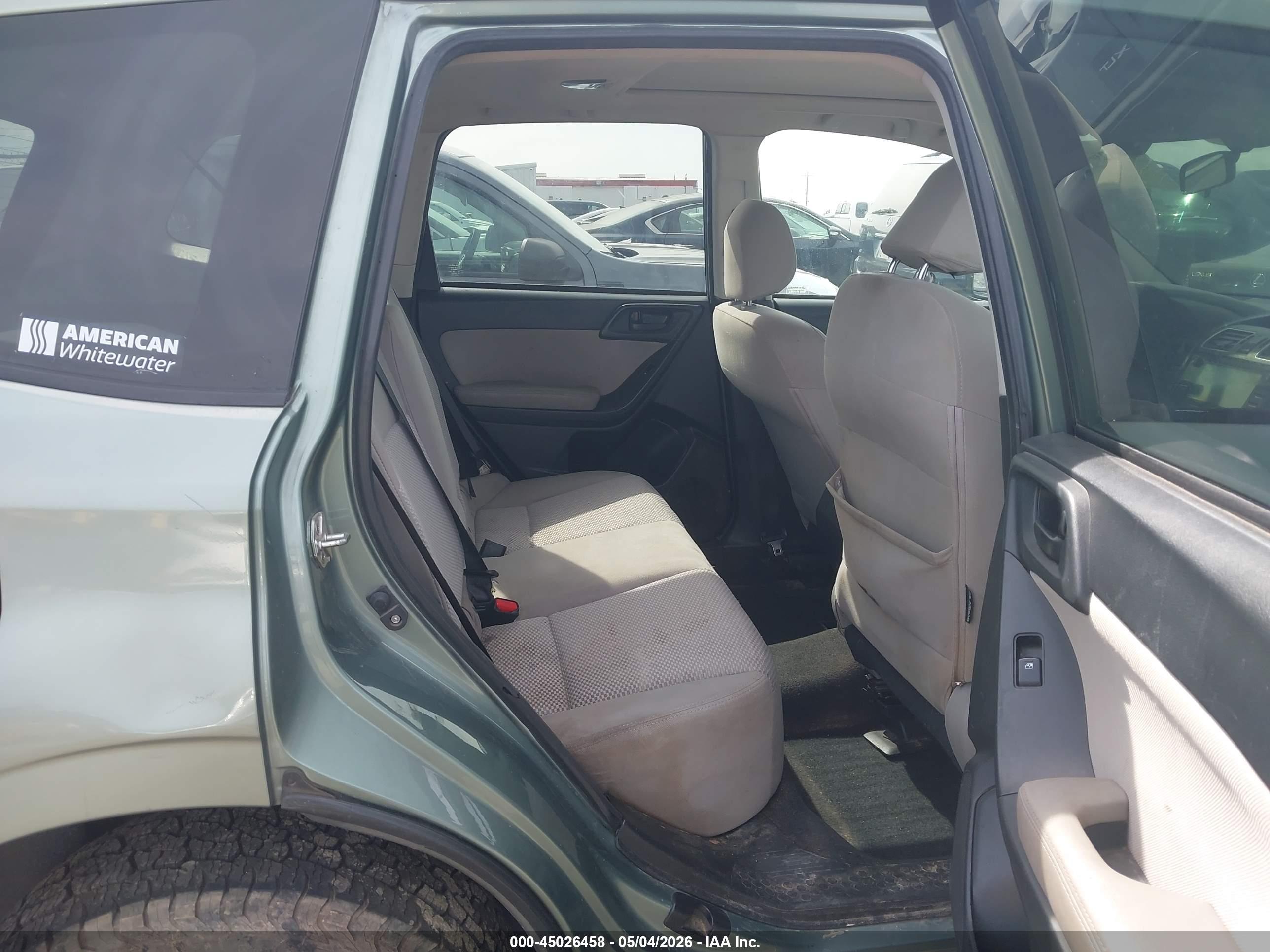 SUBARU FORESTER image 8