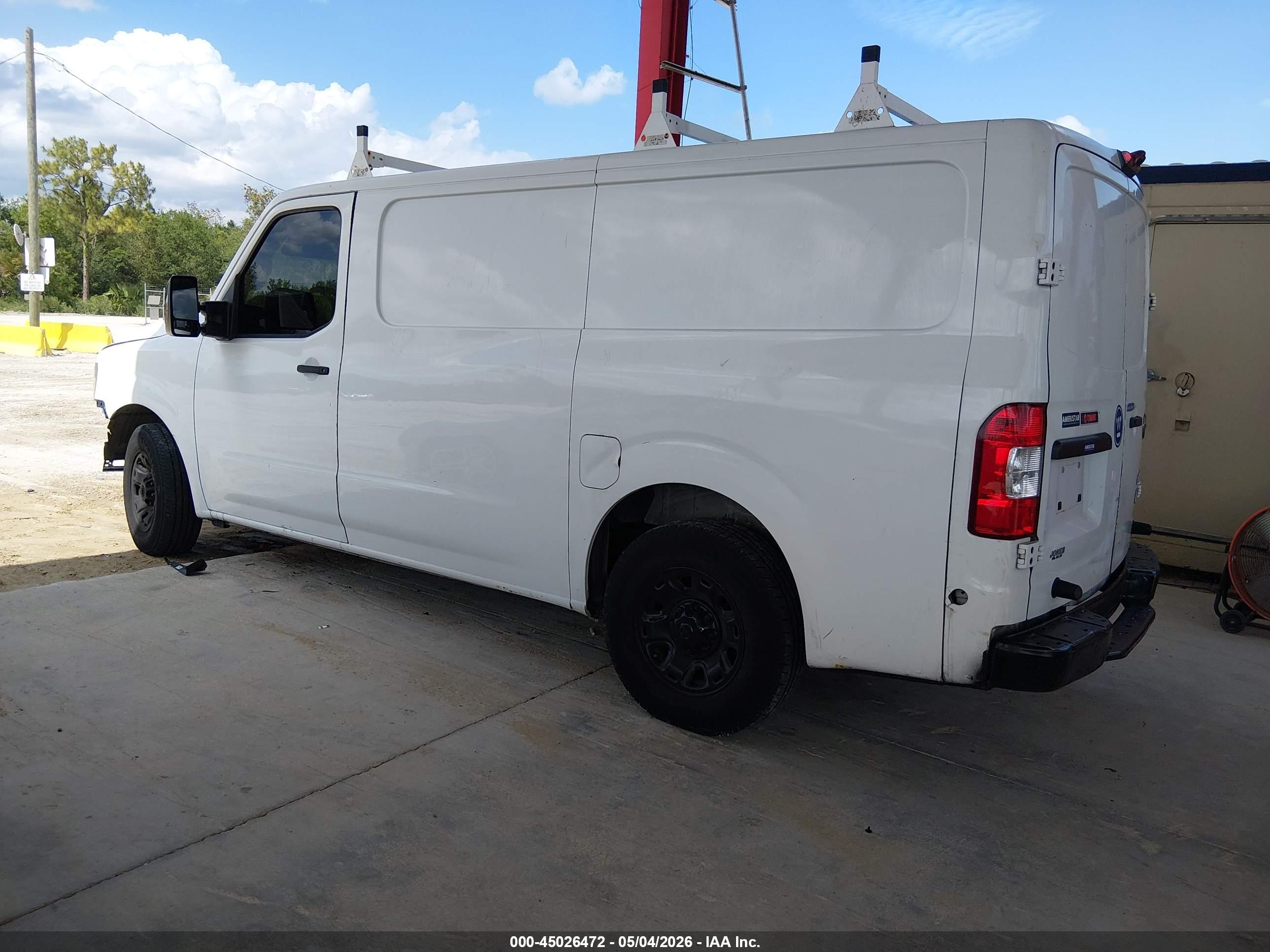 NISSAN NV image 3