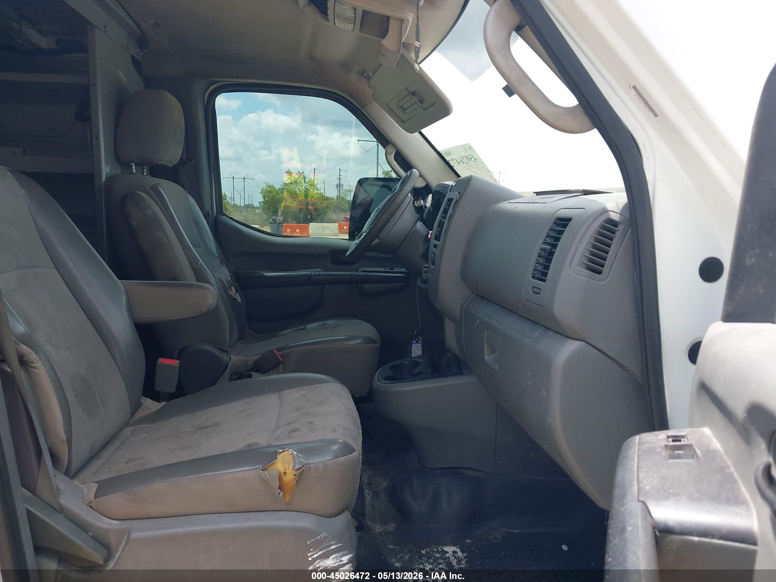 NISSAN NV image 5