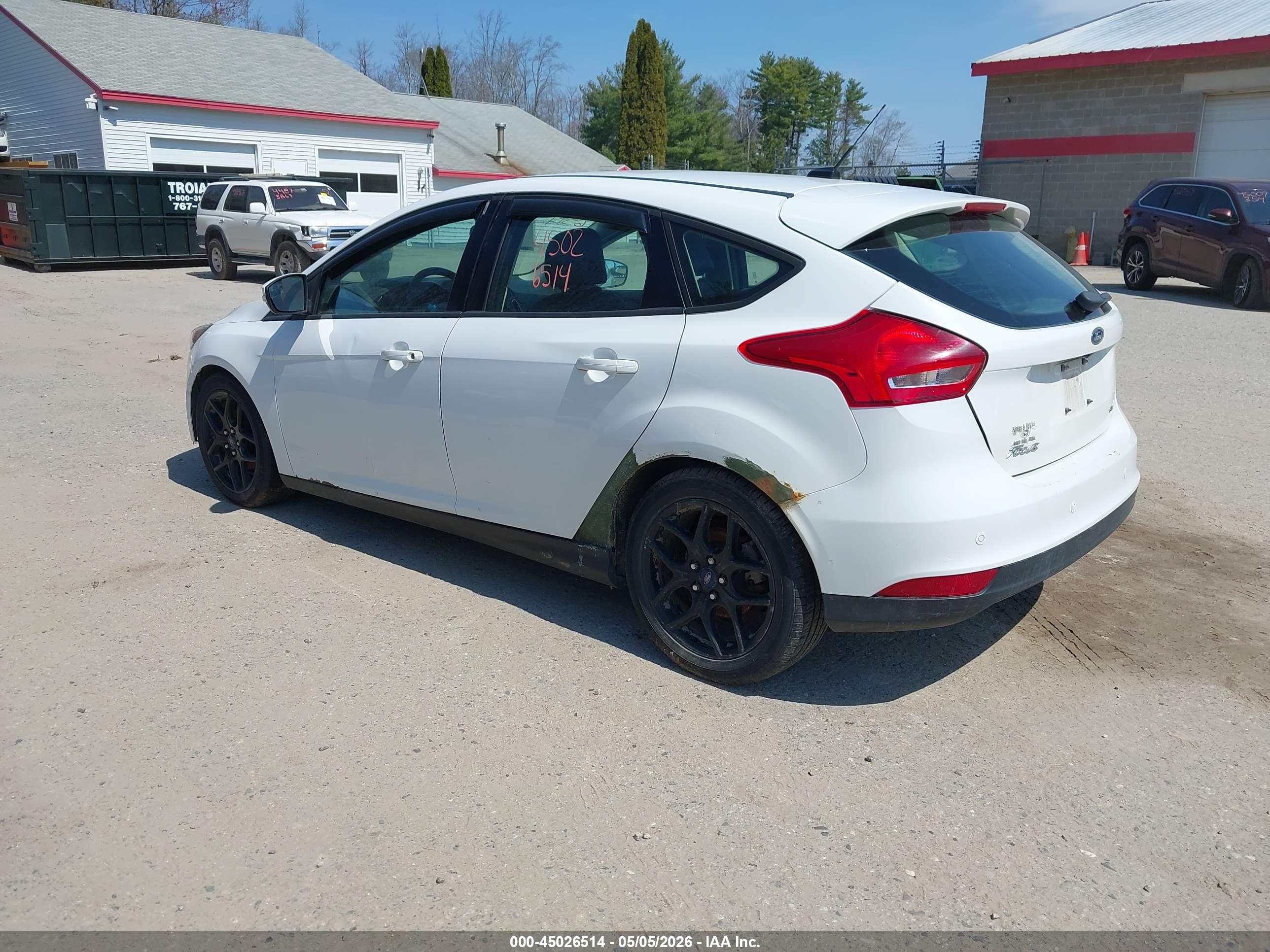 FORD FOCUS image 3
