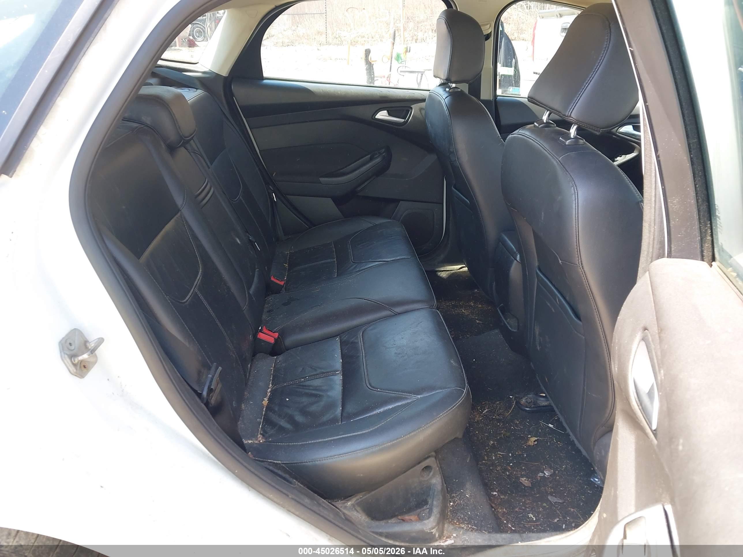FORD FOCUS image 8