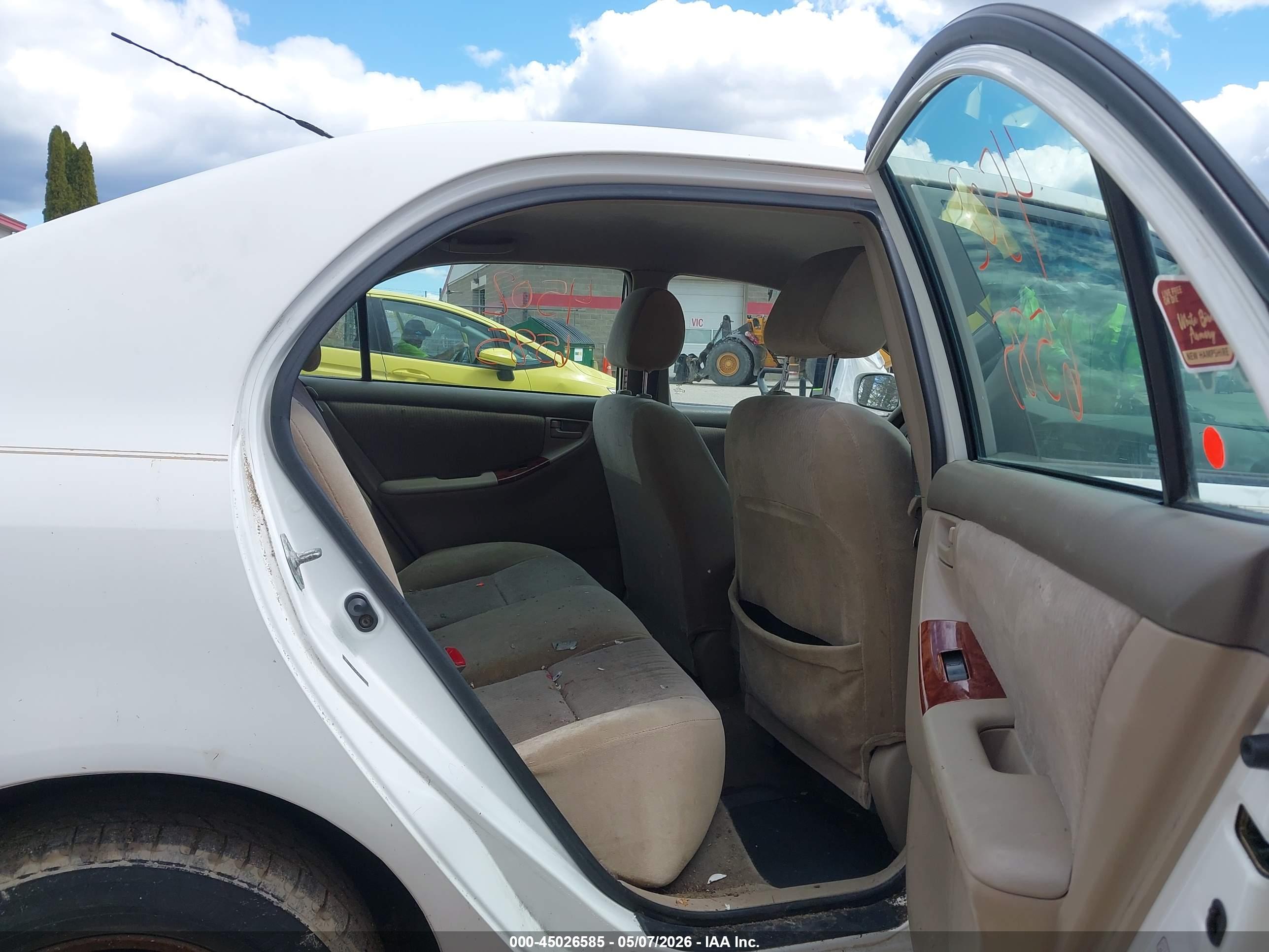 TOYOTA COROLLA image 8