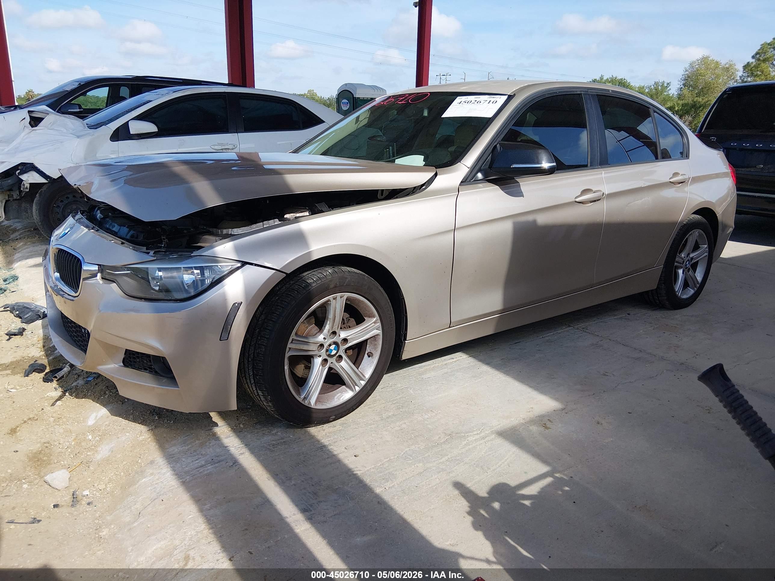 BMW 320I image 2