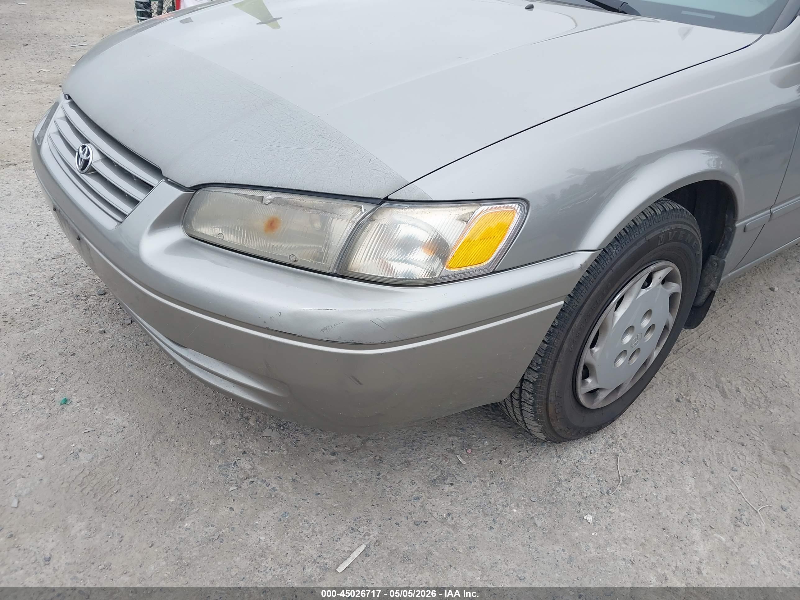 TOYOTA CAMRY image 6