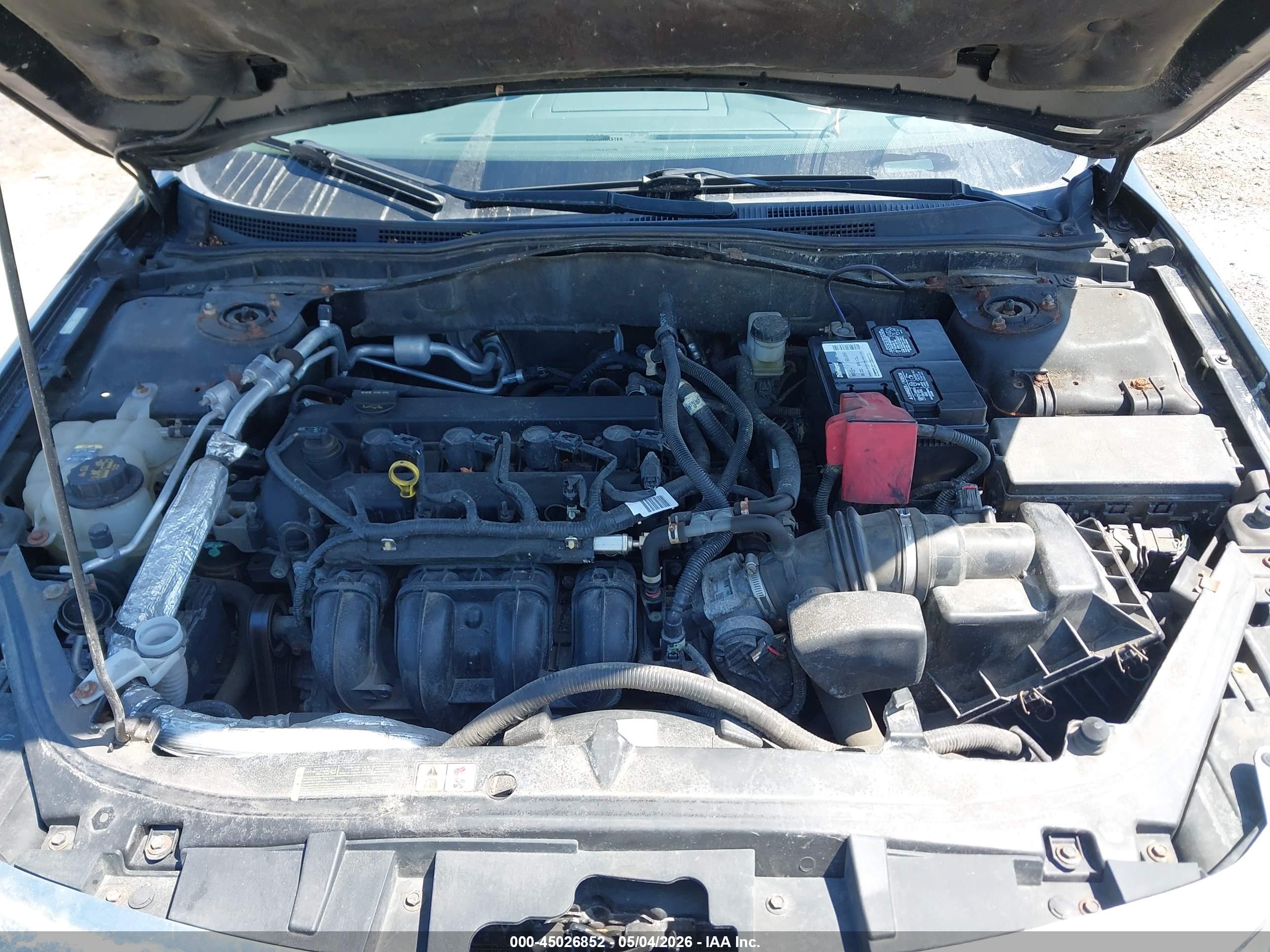 FORD FUSION image 10