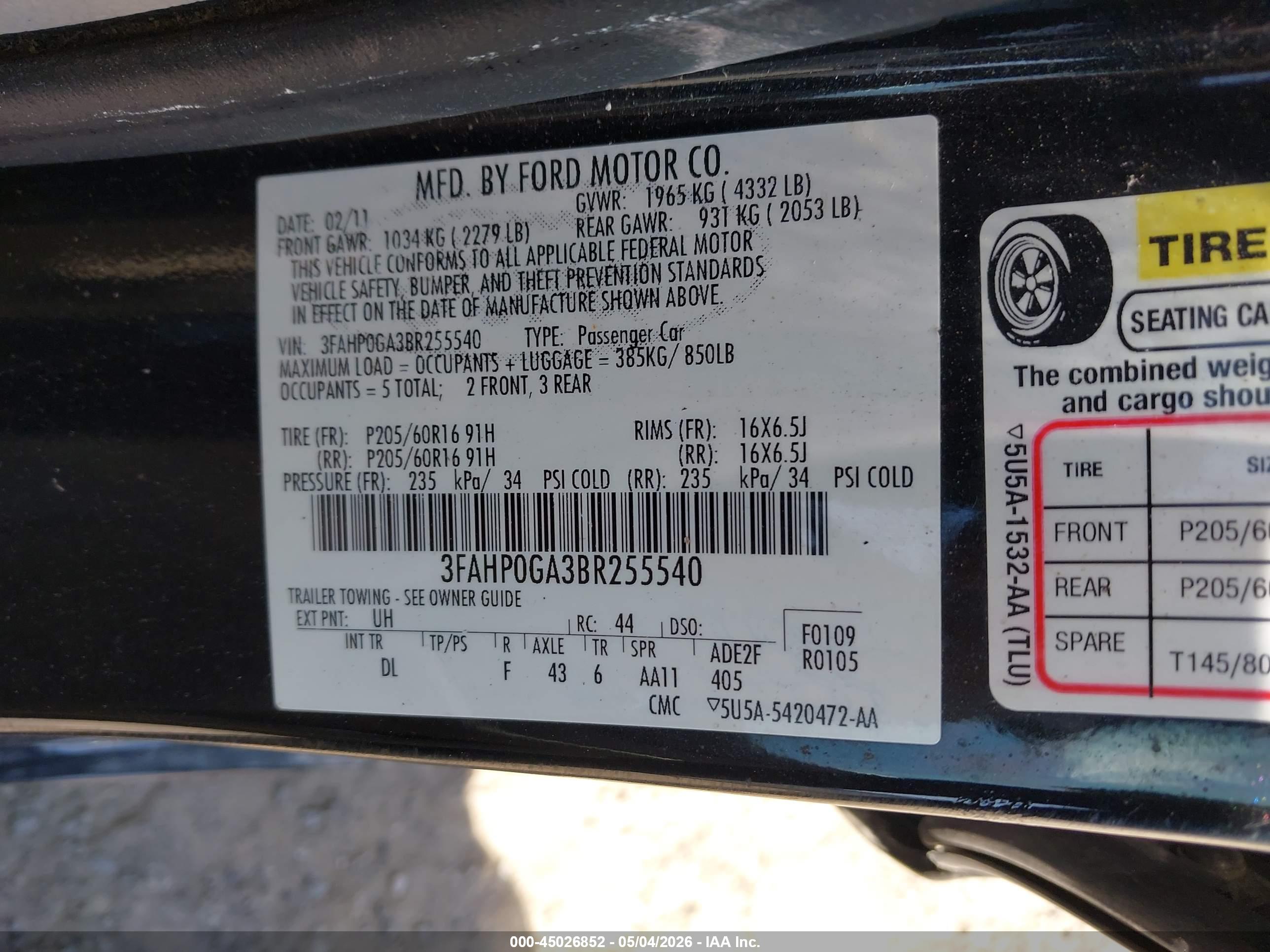 FORD FUSION image 9