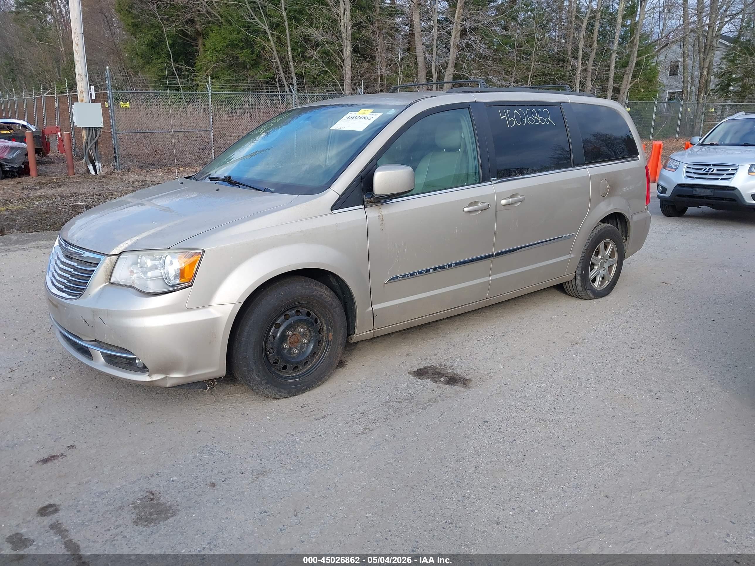 CHRYSLER TOWN image 2