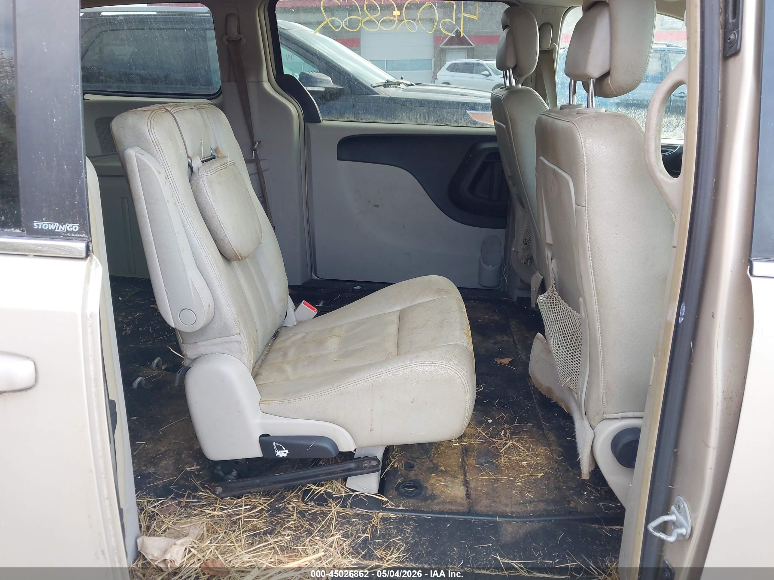 CHRYSLER TOWN image 8