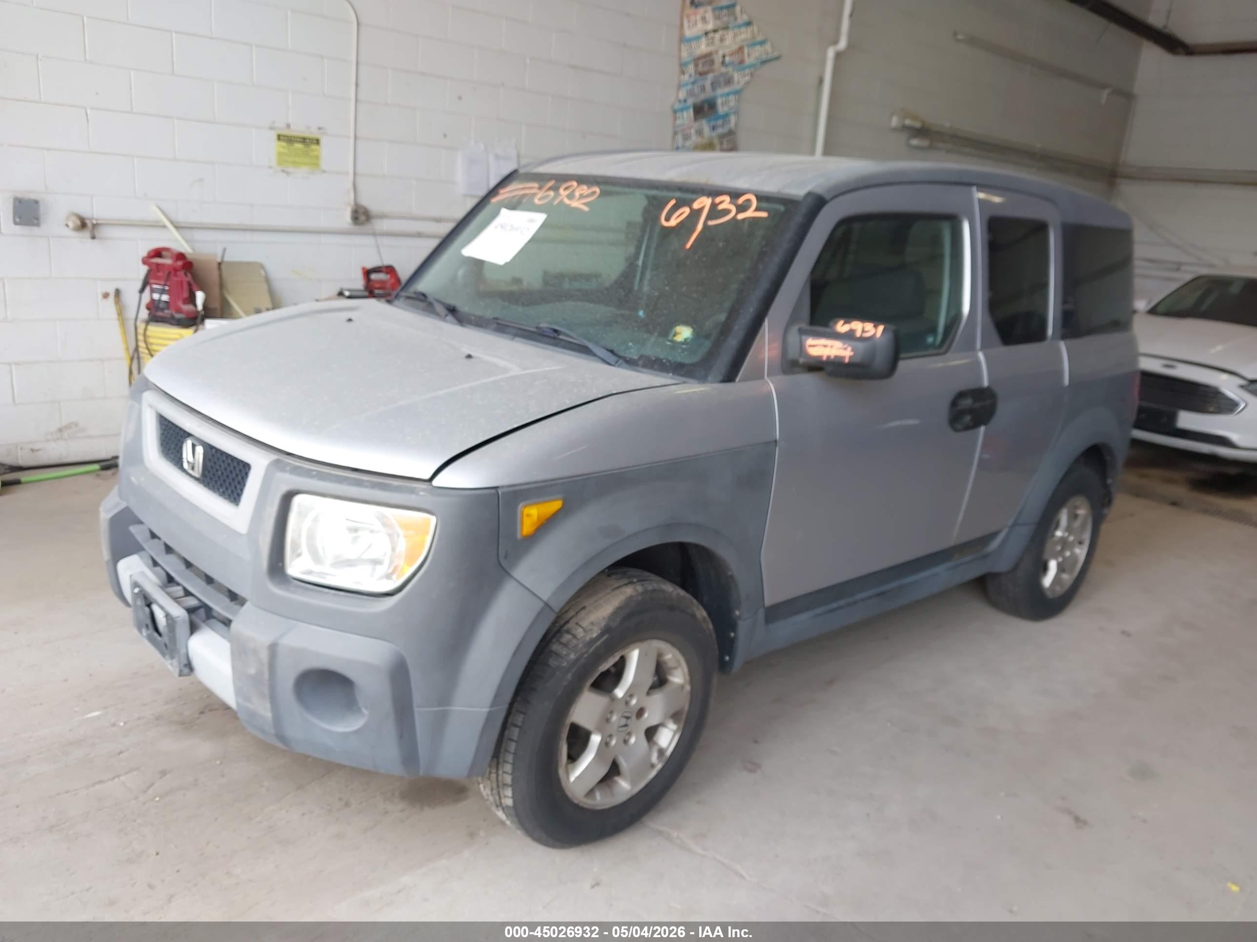 HONDA ELEMENT image 2