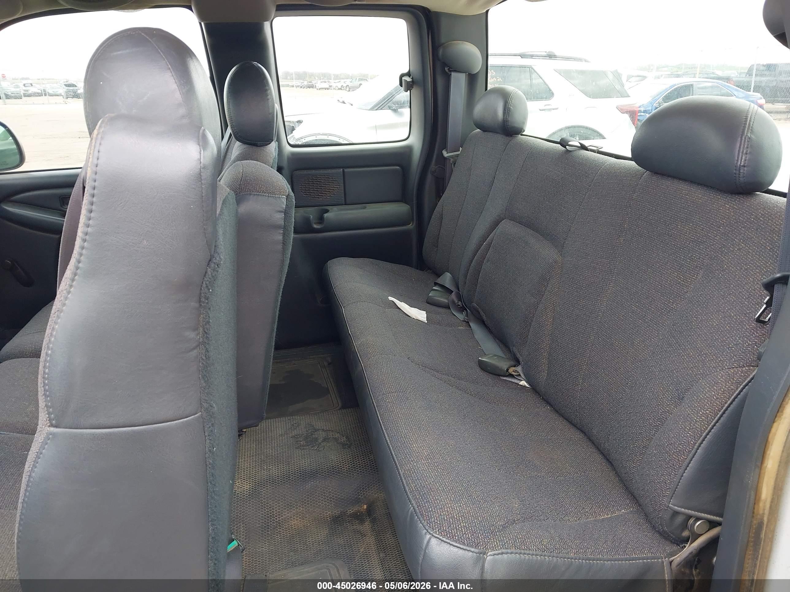 CHEVROLET SILVERADO image 8