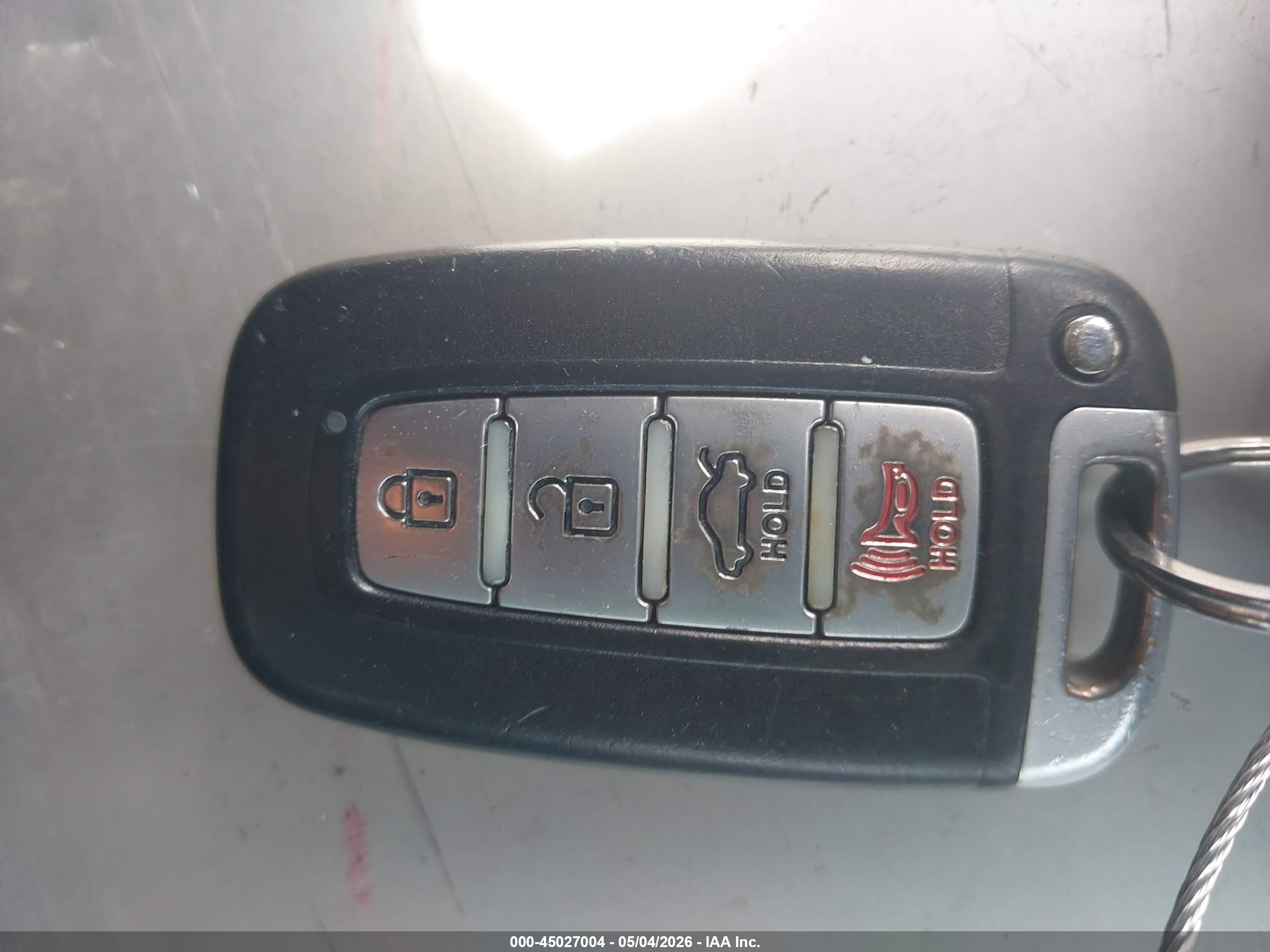 HYUNDAI ELANTRA image 11