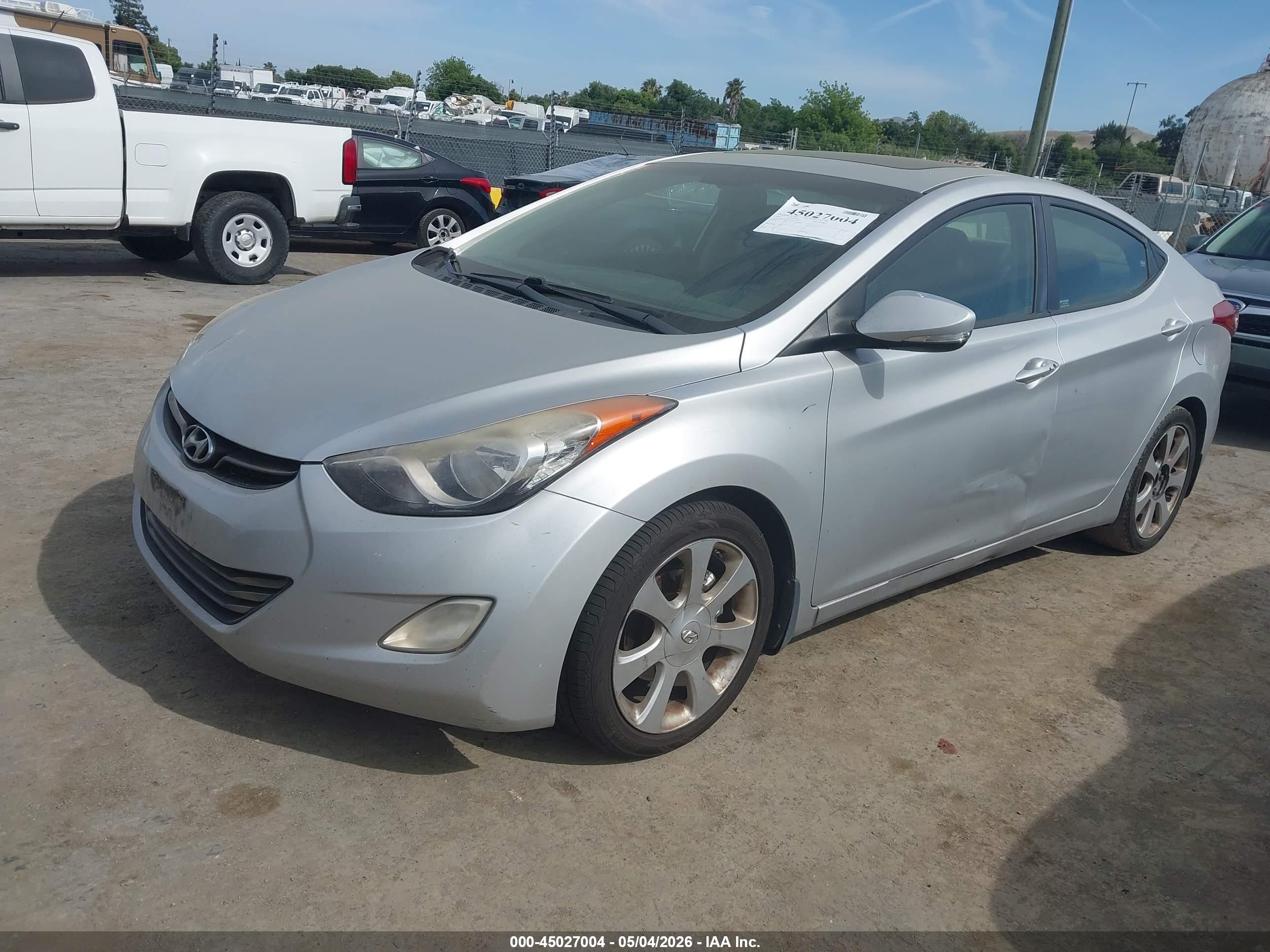 HYUNDAI ELANTRA image 2