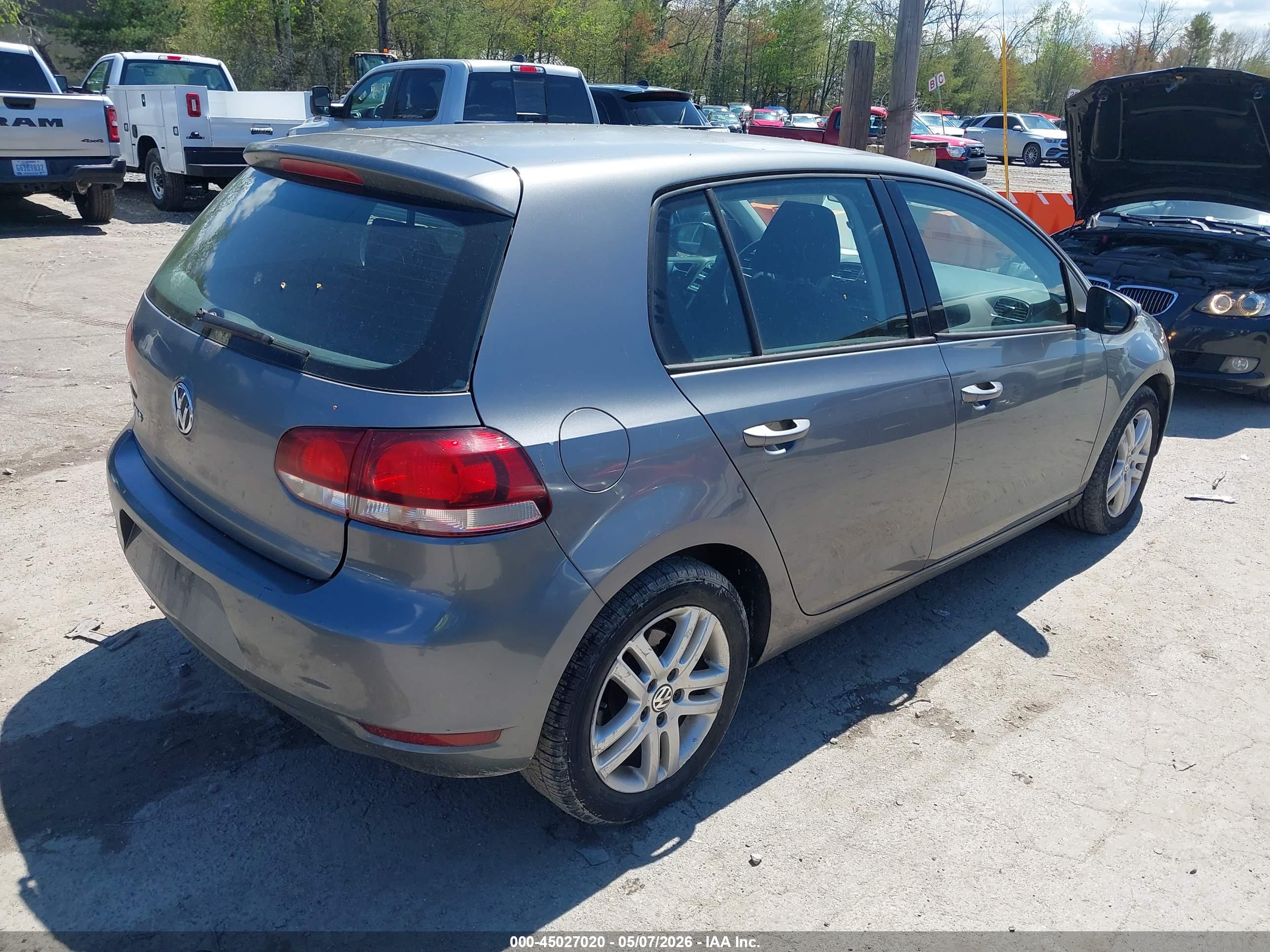 VOLKSWAGEN GOLF image 4