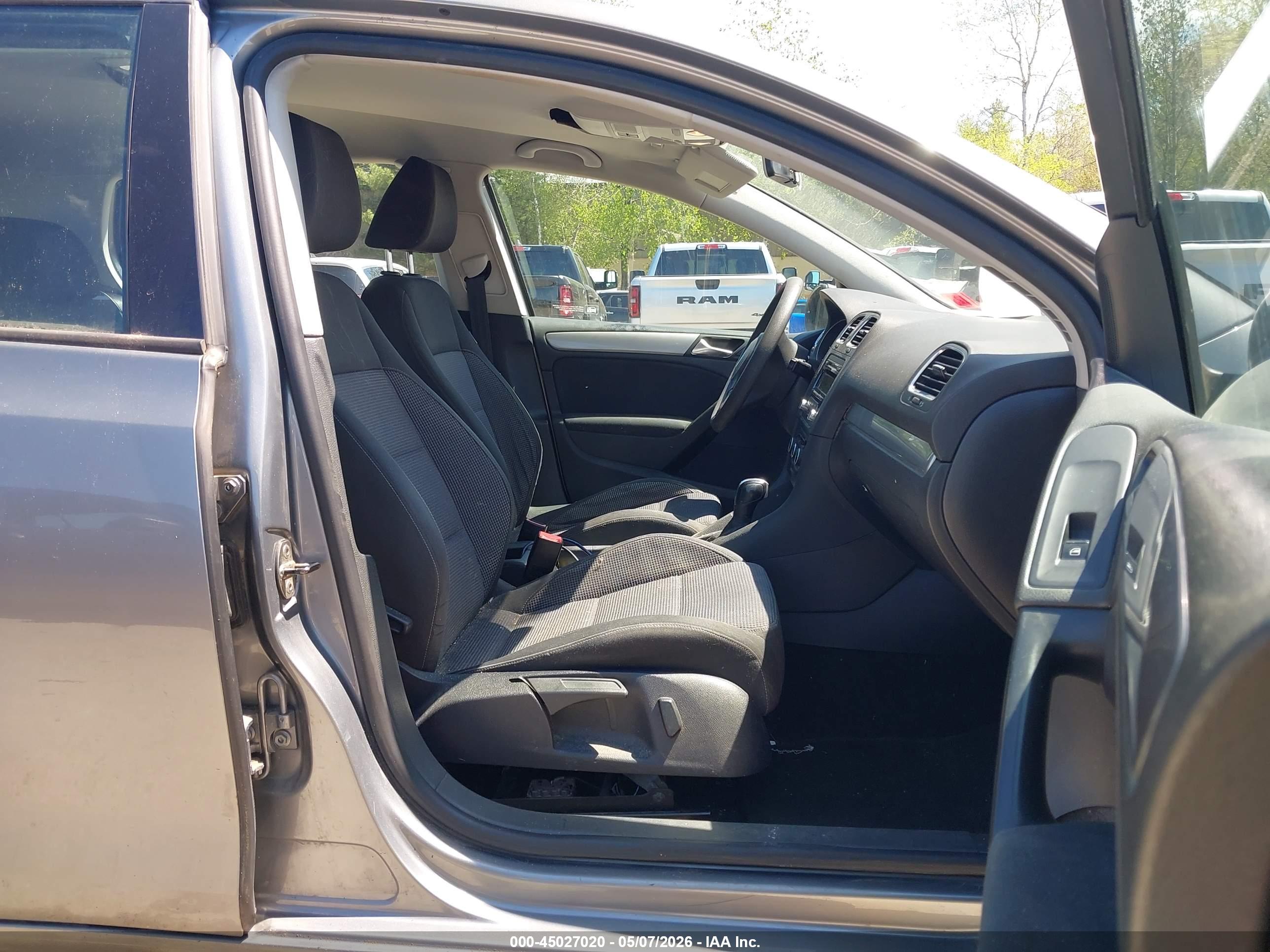 VOLKSWAGEN GOLF image 5