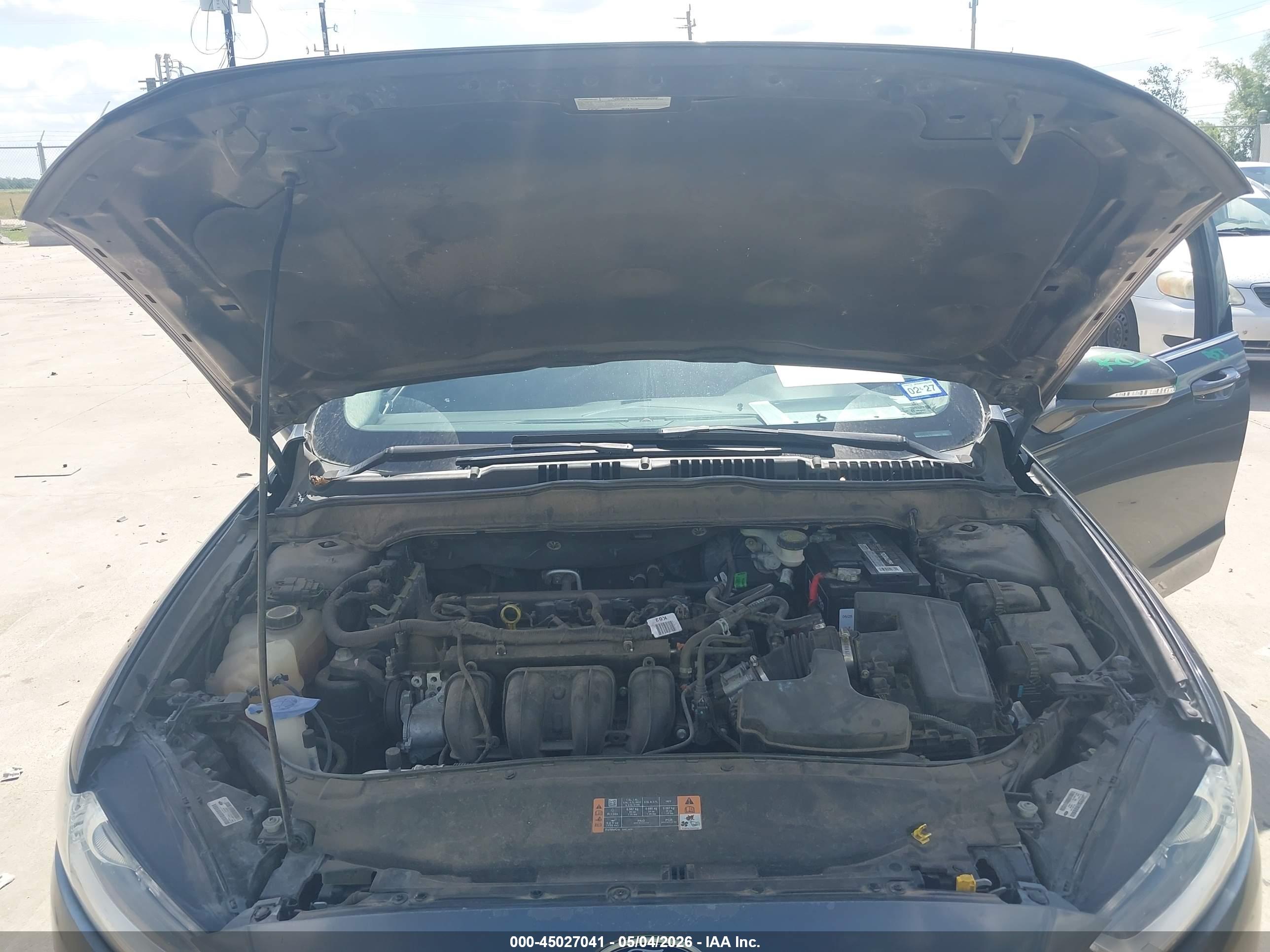 FORD FUSION image 10