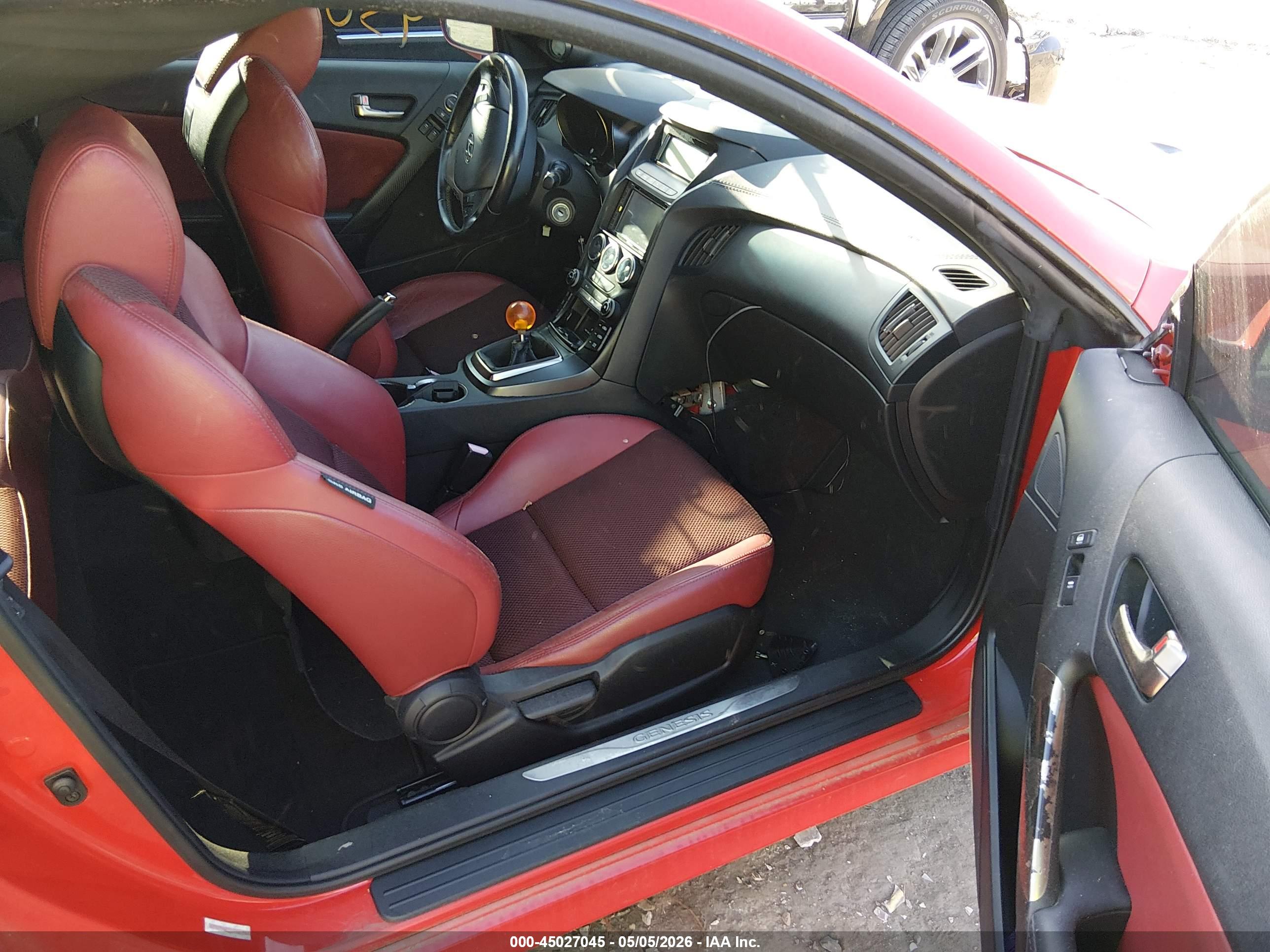 HYUNDAI GENESIS image 5