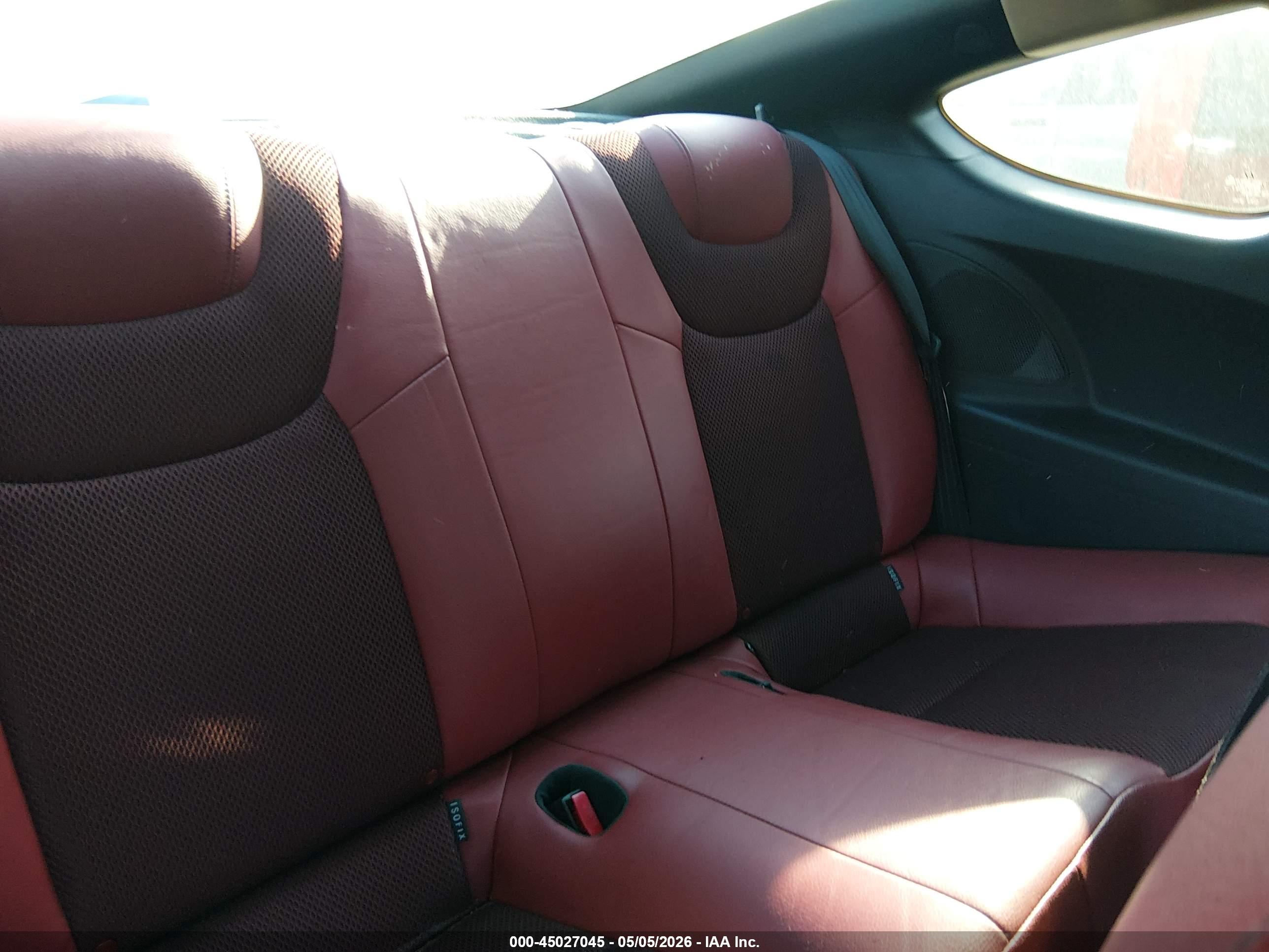 HYUNDAI GENESIS image 8