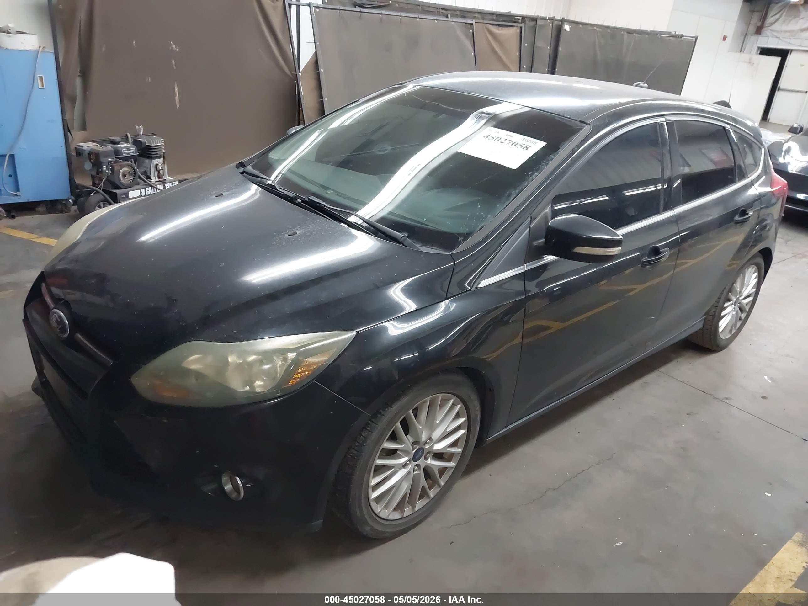 FORD FOCUS image 2