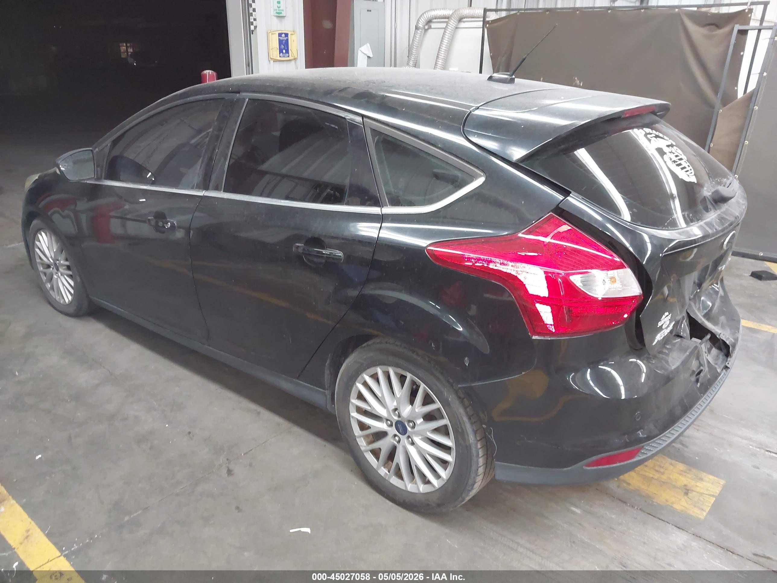FORD FOCUS image 3