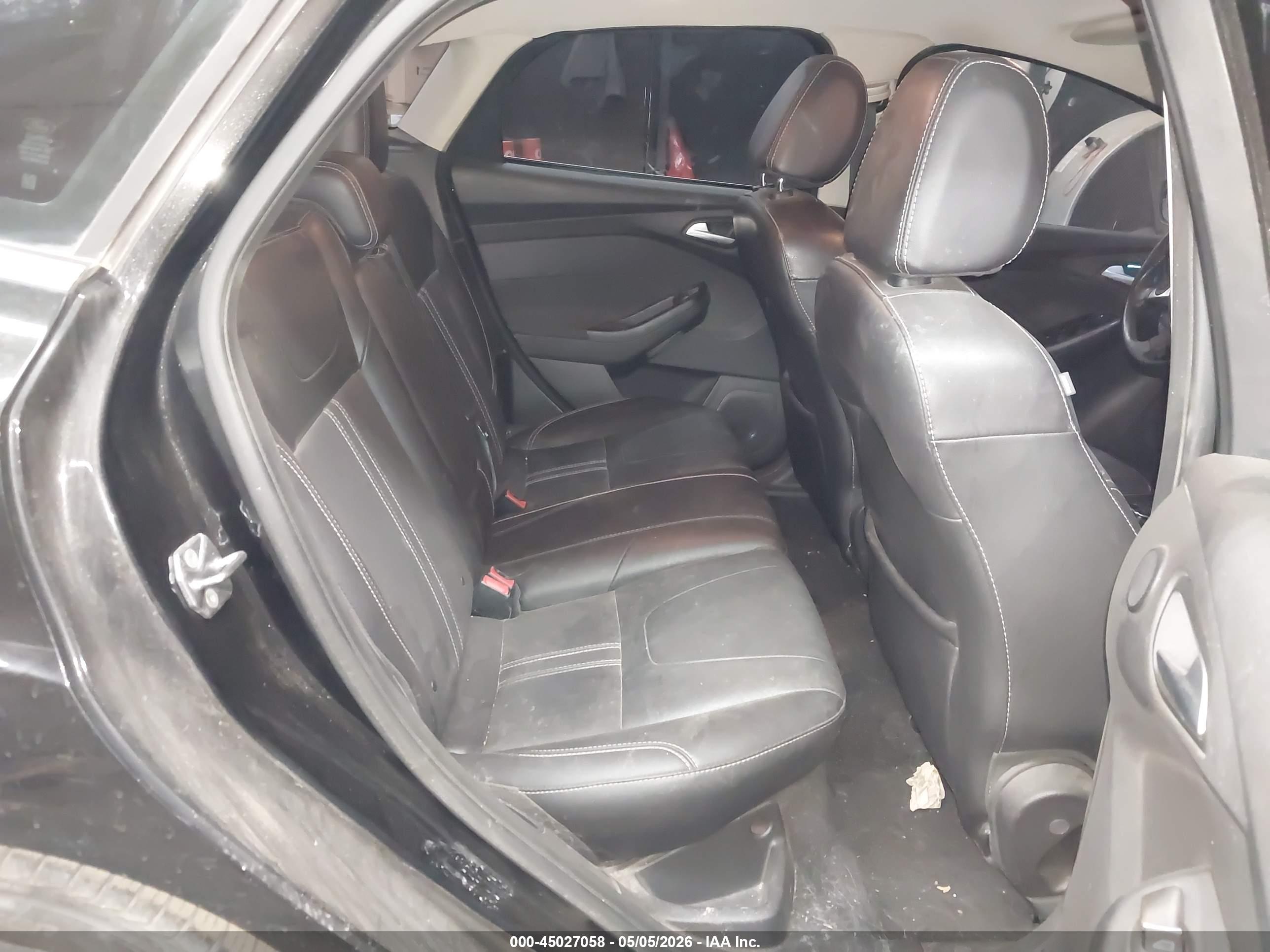 FORD FOCUS image 8