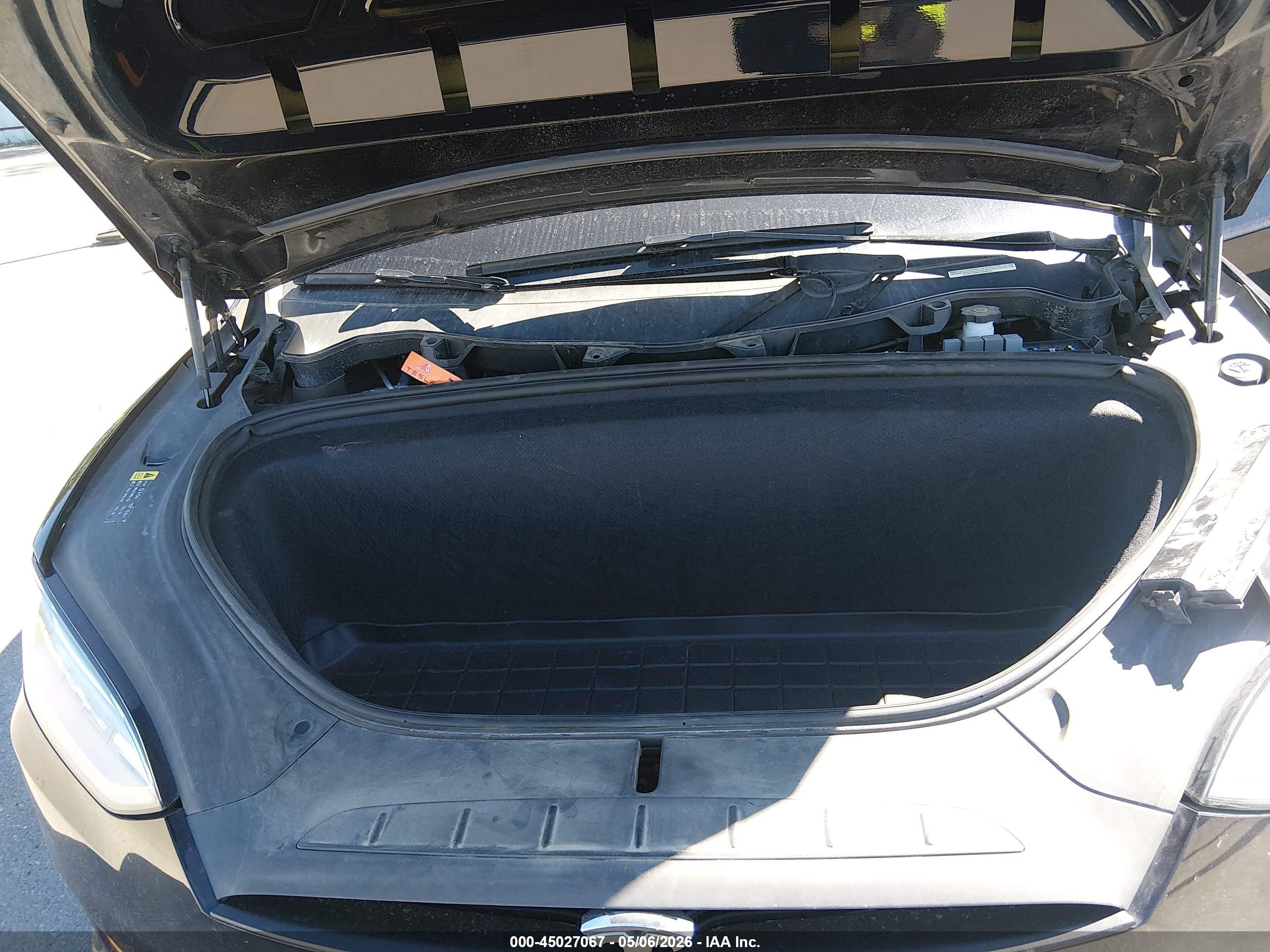 TESLA MODEL image 10