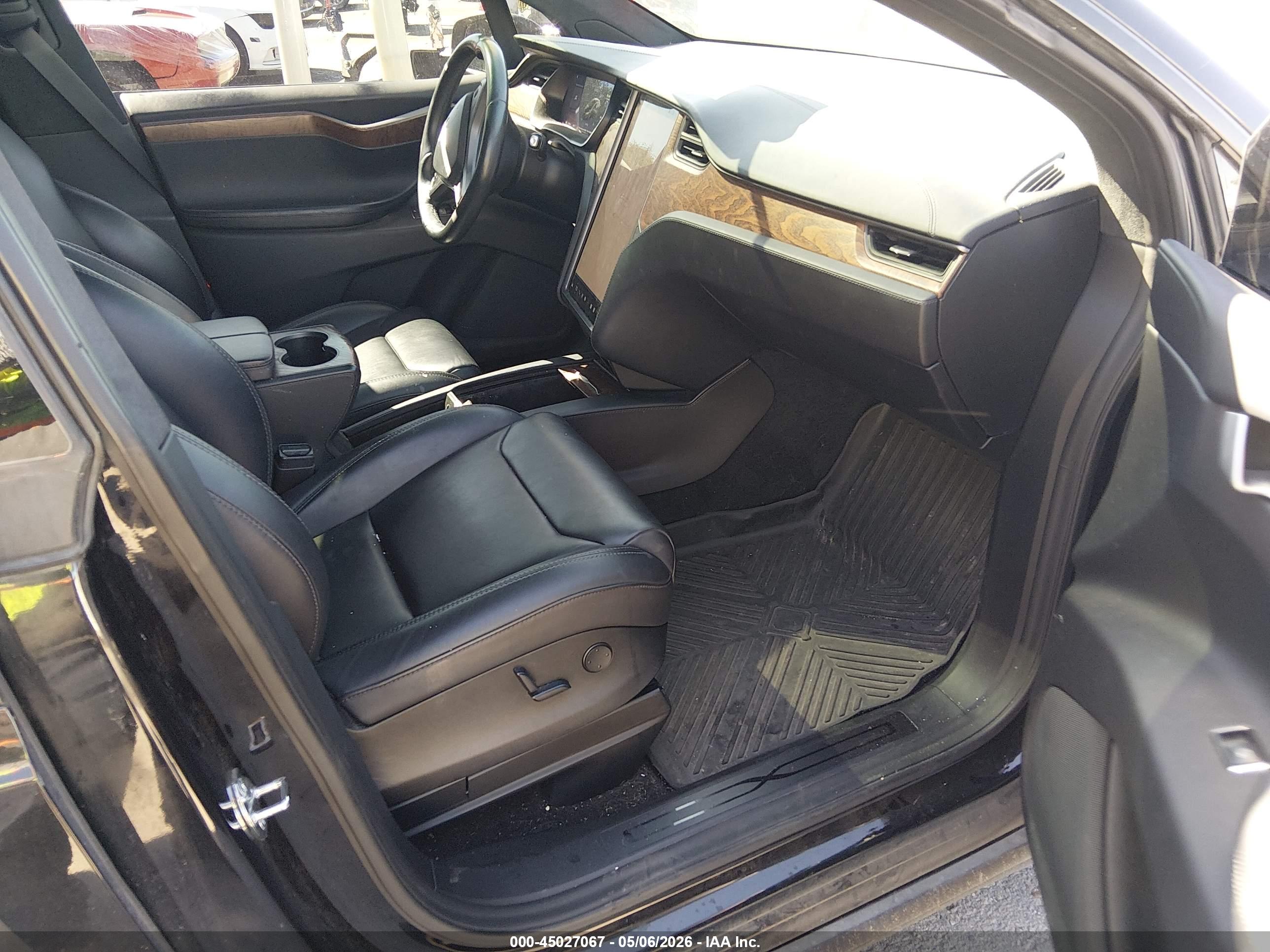TESLA MODEL image 5