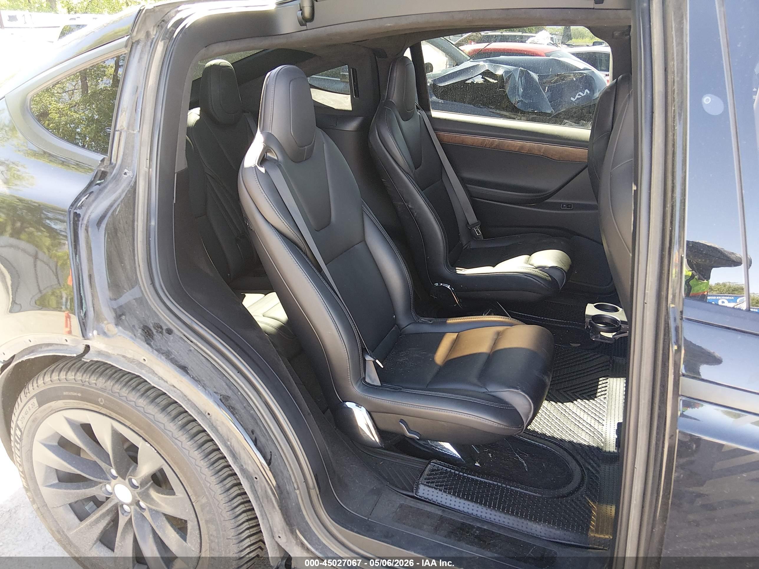 TESLA MODEL image 8
