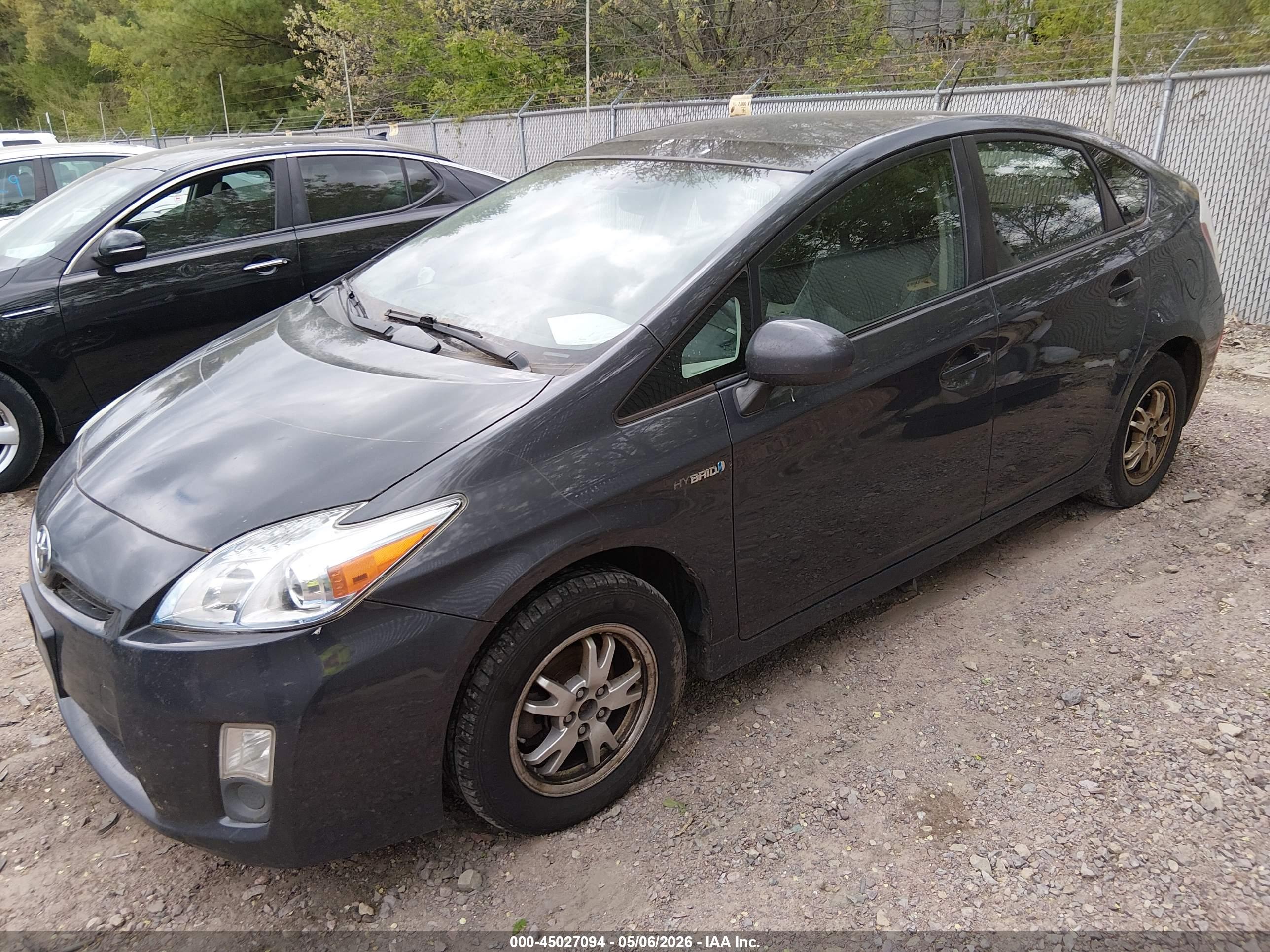 TOYOTA PRIUS image 2