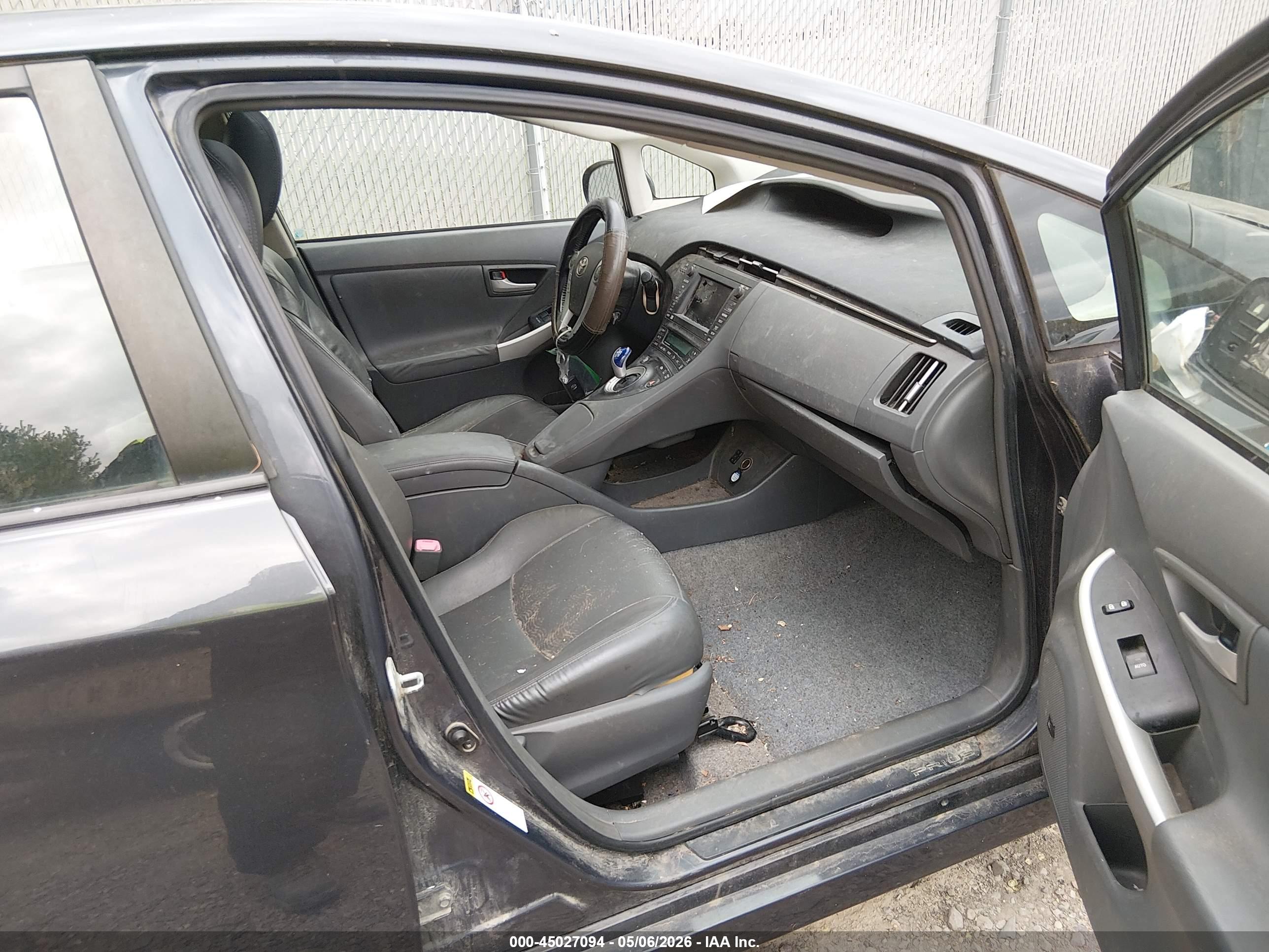 TOYOTA PRIUS image 5