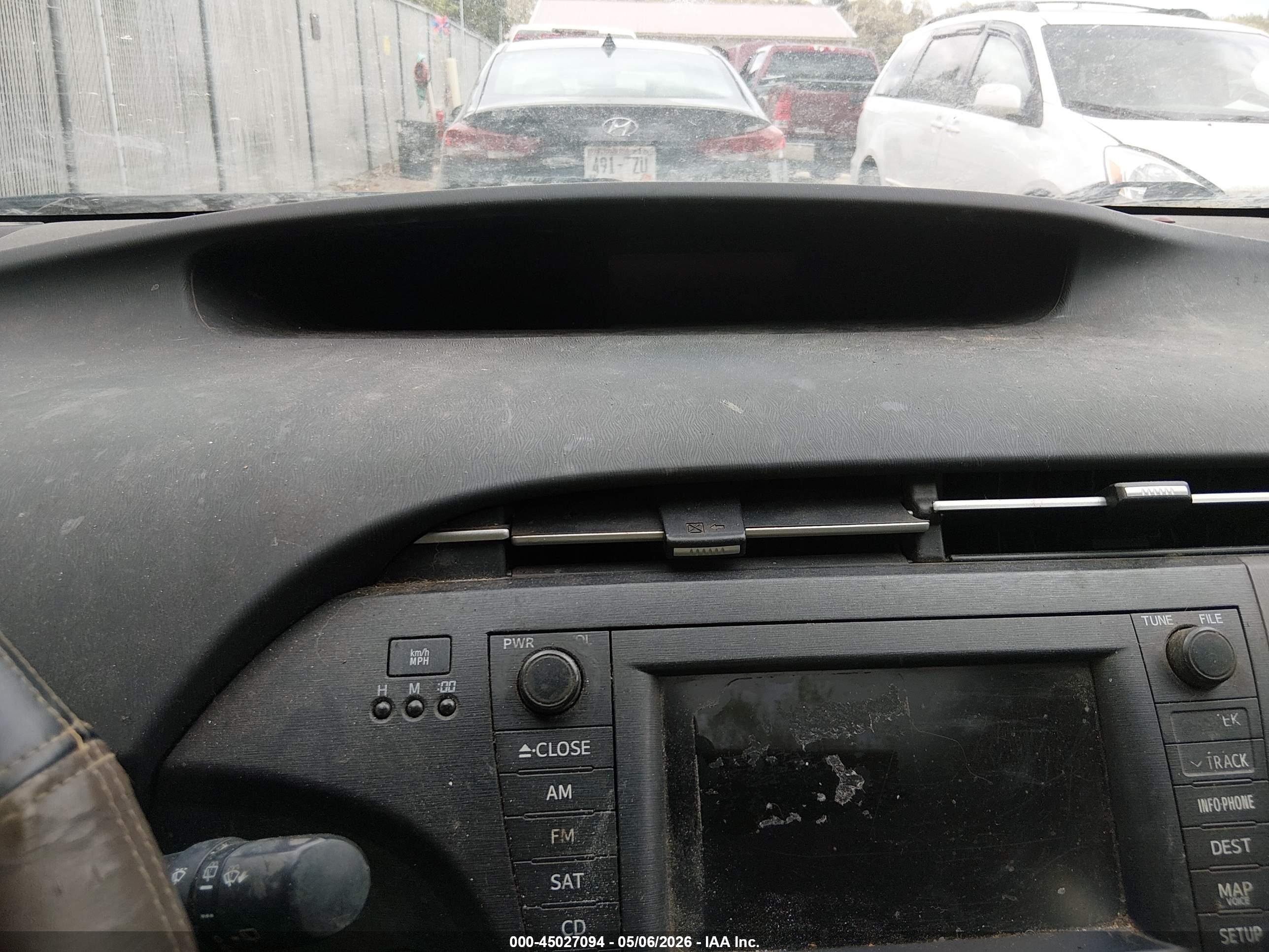 TOYOTA PRIUS image 7